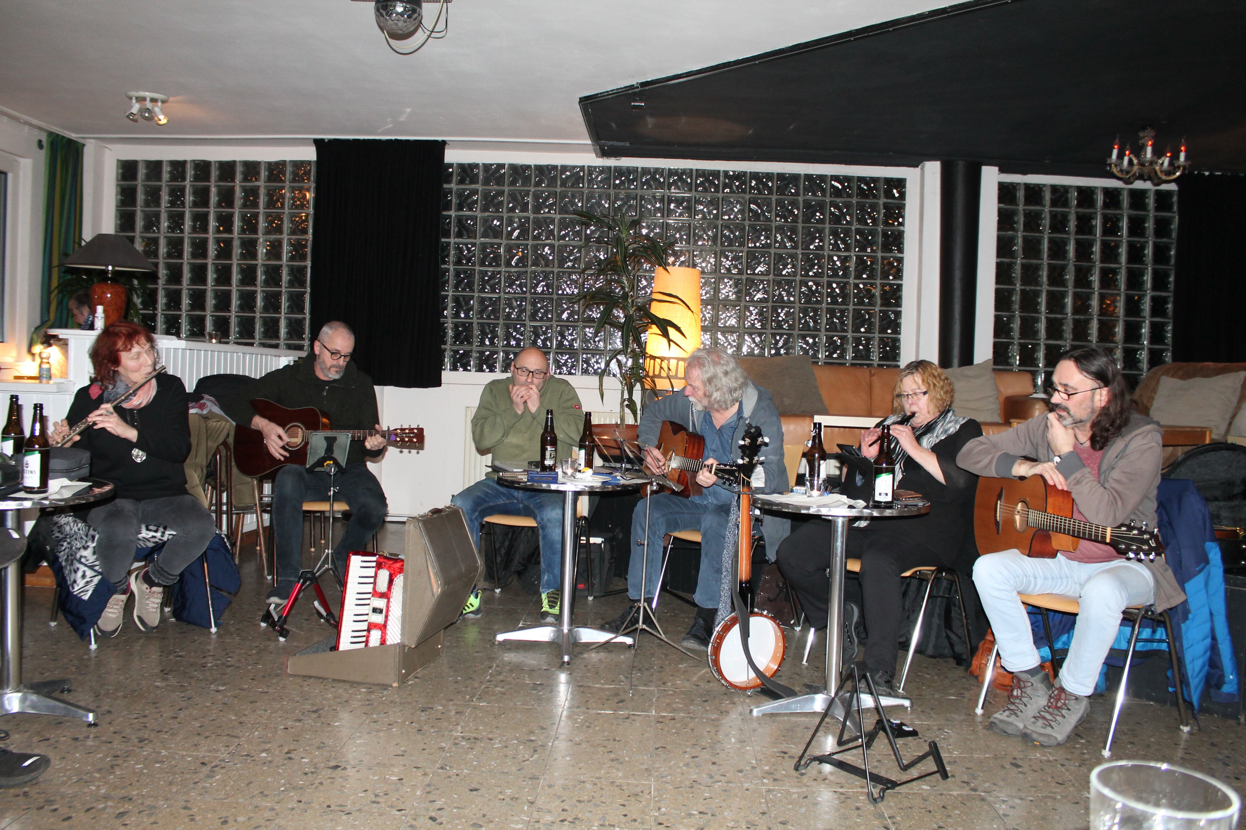 Wir halten das AZH am Laufen campaign photo, 5 of 8