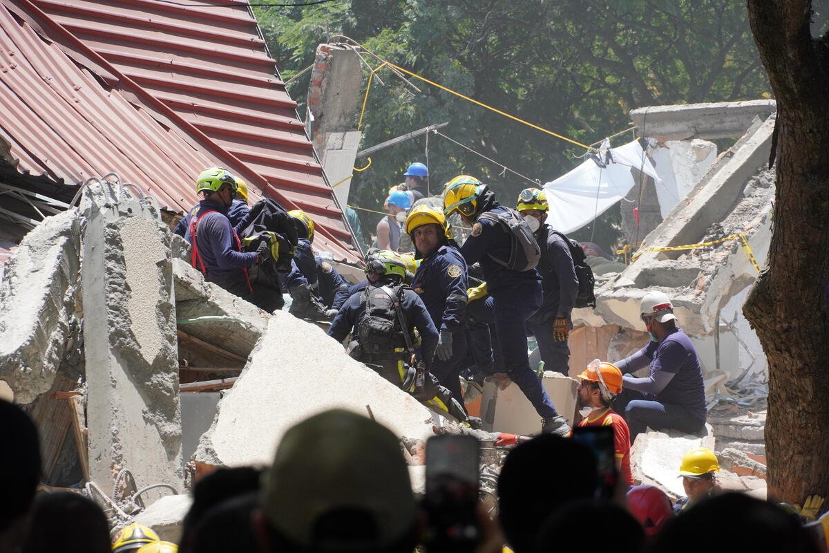 Save lives affected by the Colombia Earthquake campaign photo, 4 of 6