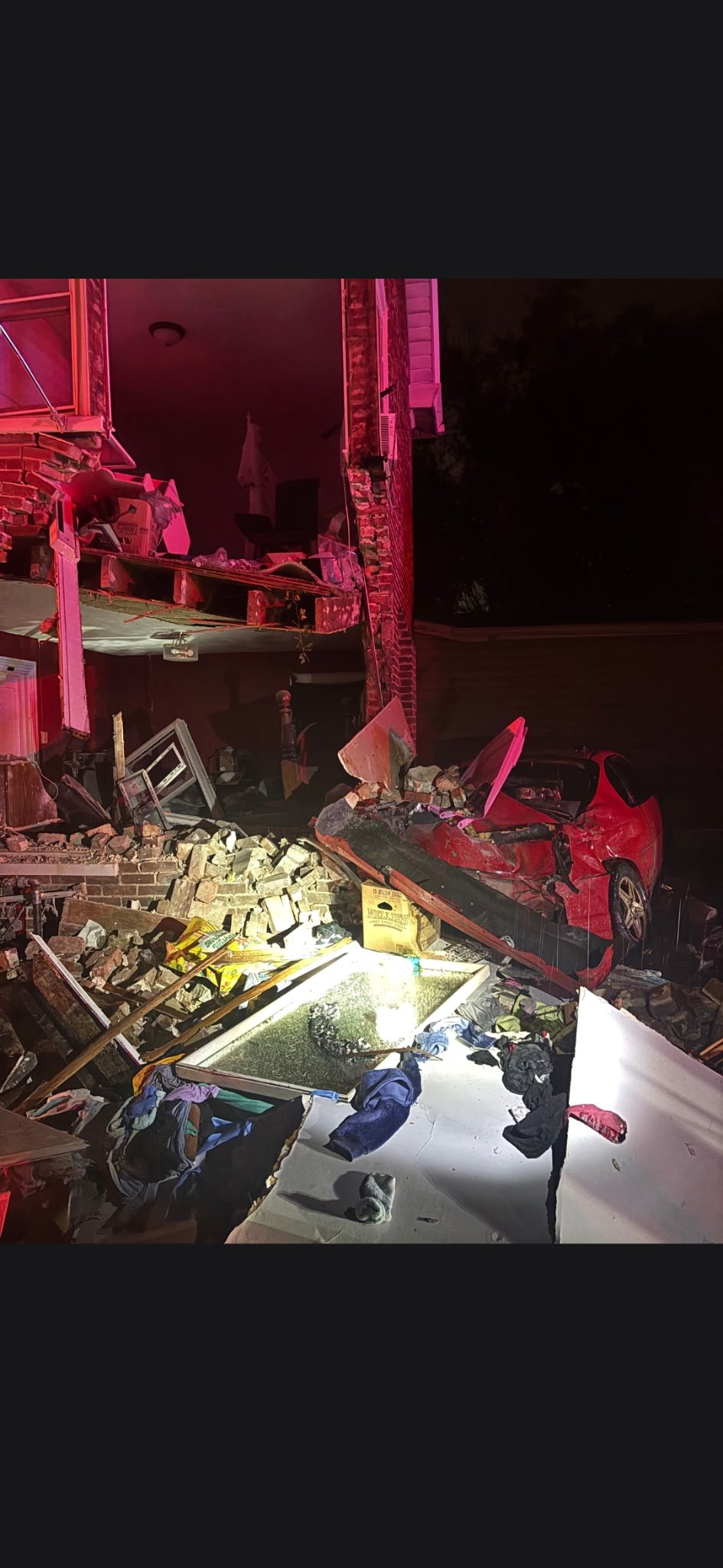 Foto de la recaudación de fondos Aid for a Family of 5 After Home and Cars Destroyed, 2 de 7