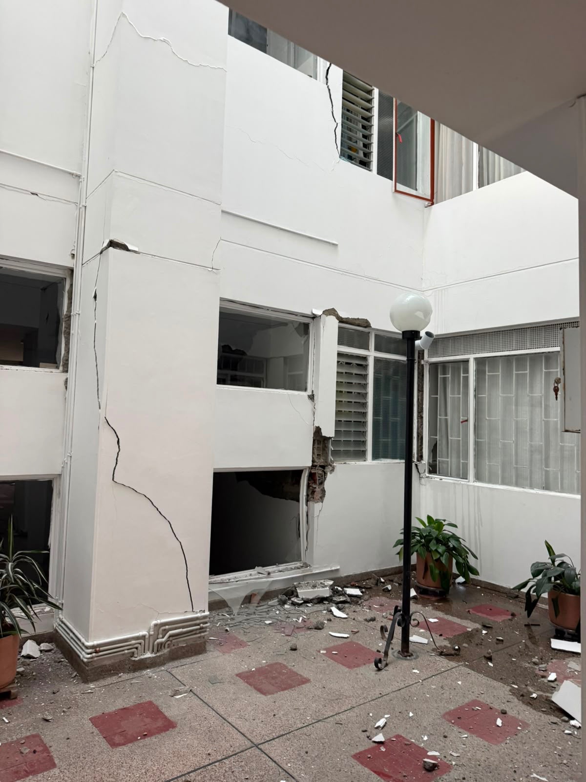 Help My Aunts After Manizales Earthquake campaign photo, 4 of 8