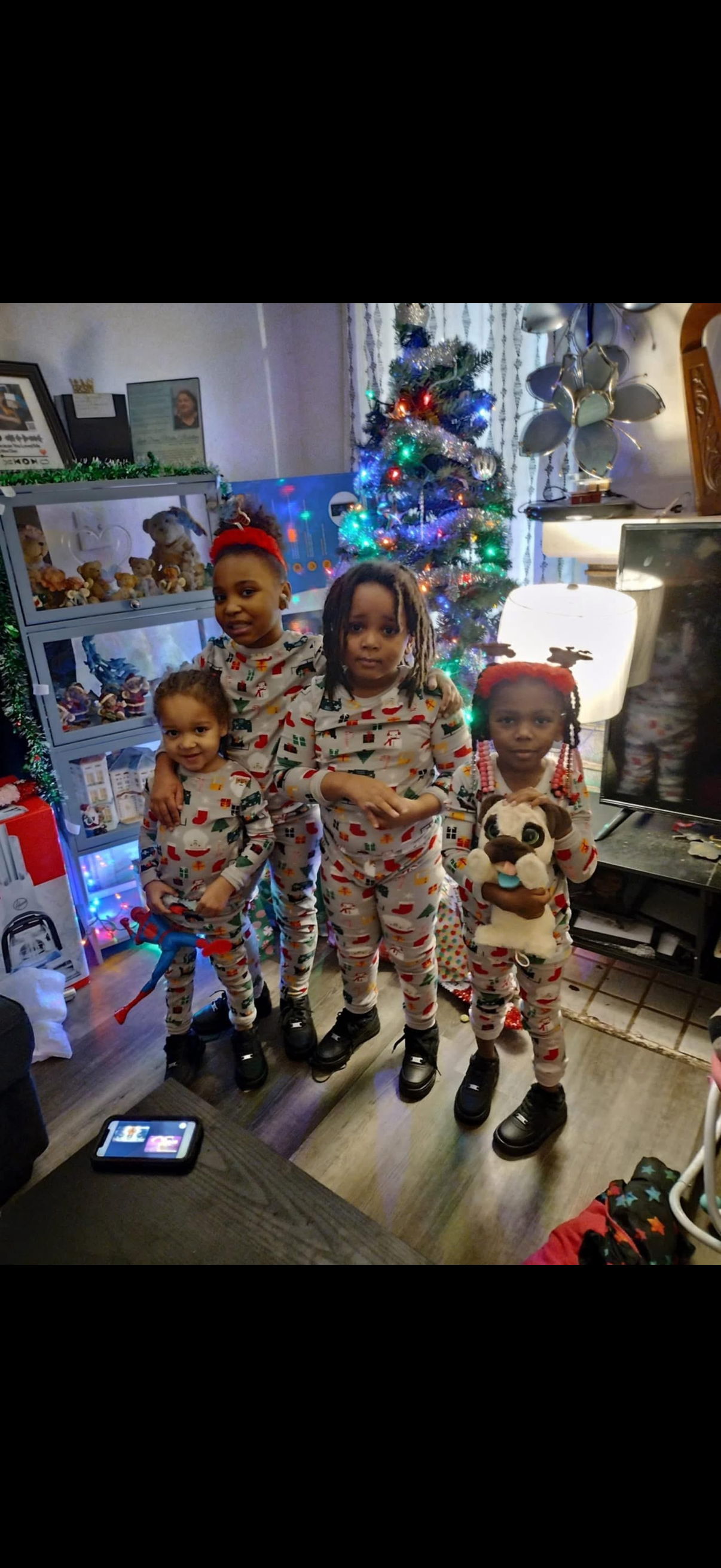 A Mother Of Gun Violence Who Leaves Behind 4 Children campaign photo, 2 of 7