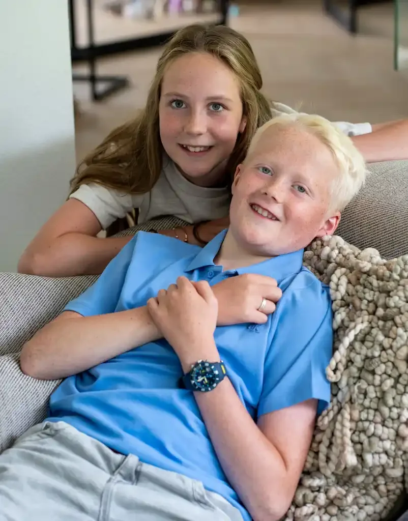 Nova heeft het perfecte plan voor haar zieke broer Ravi campaign photo, 6 of 8