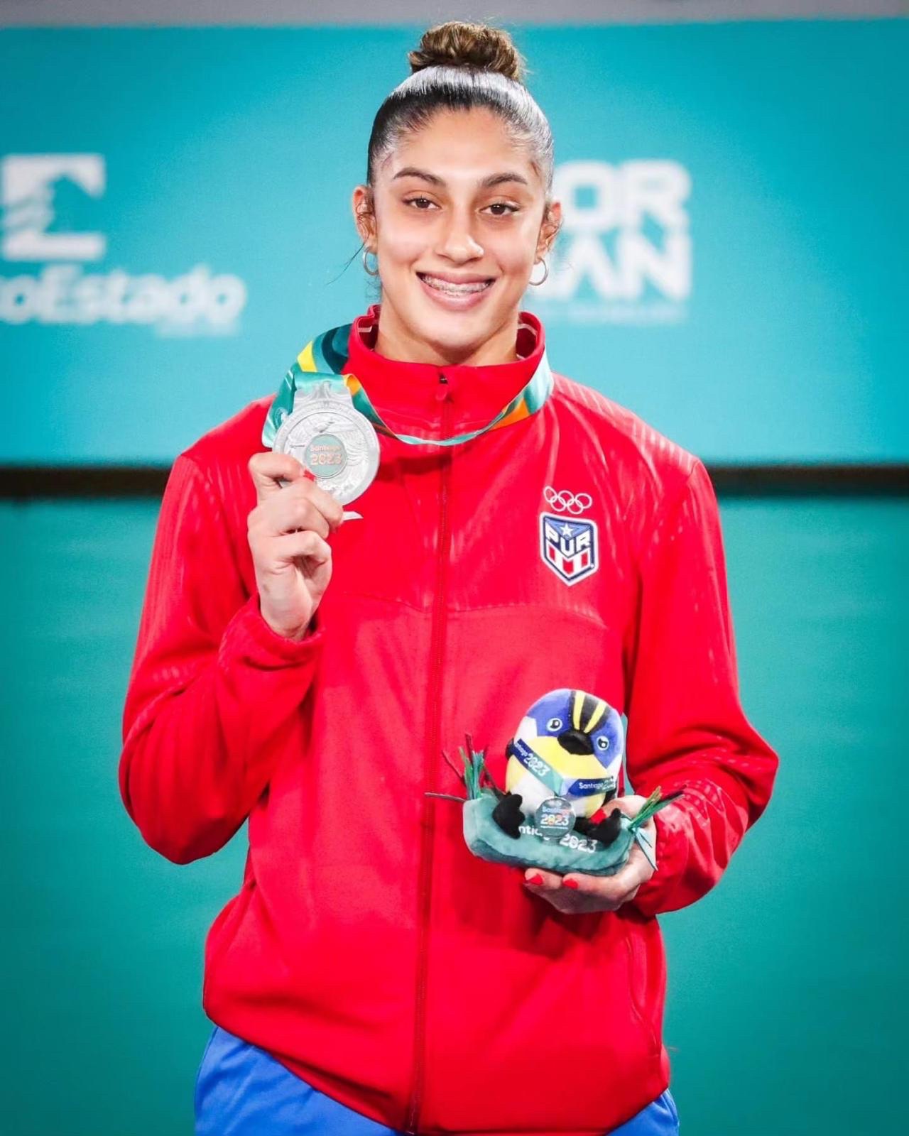 Juntos por un Sueño Olímpico - Together for an Olympic Dream campaign photo, 4 of 8