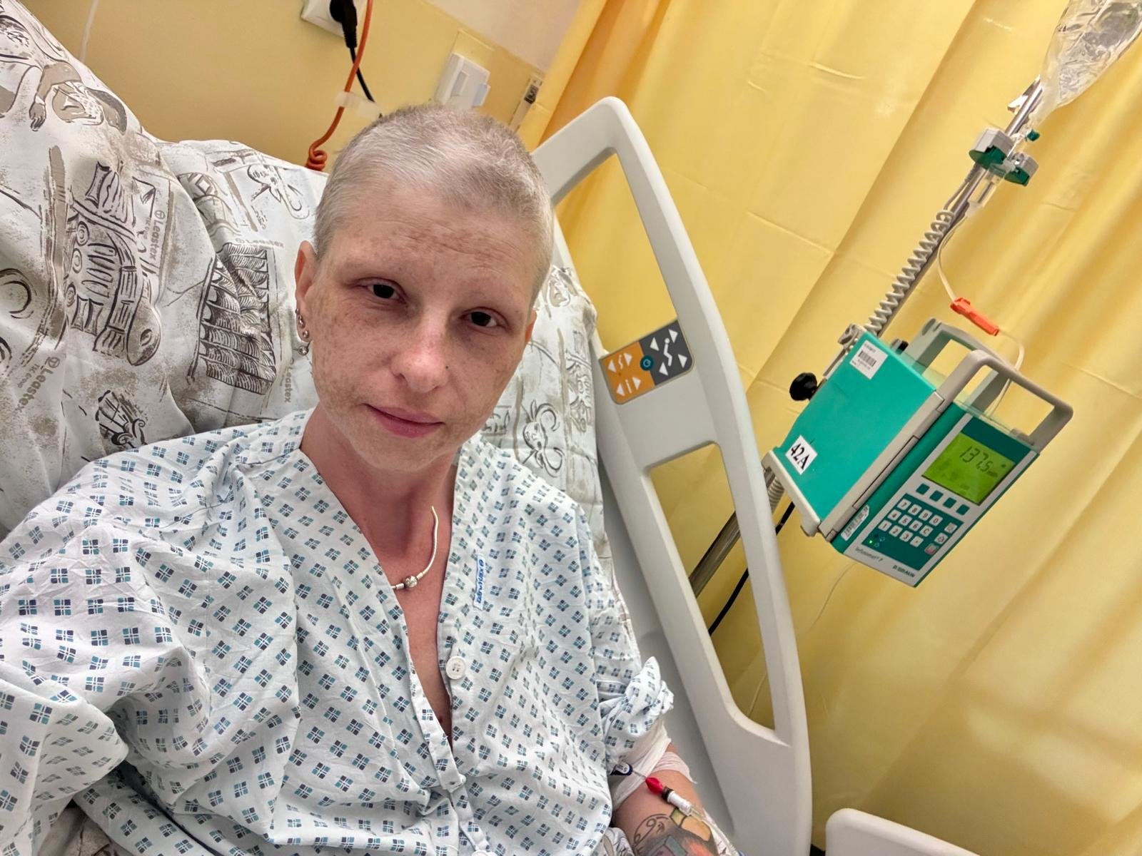 Photo de la campagne A Mother of Three Is Fighting Cancer — Help Her Family, 4 sur 7