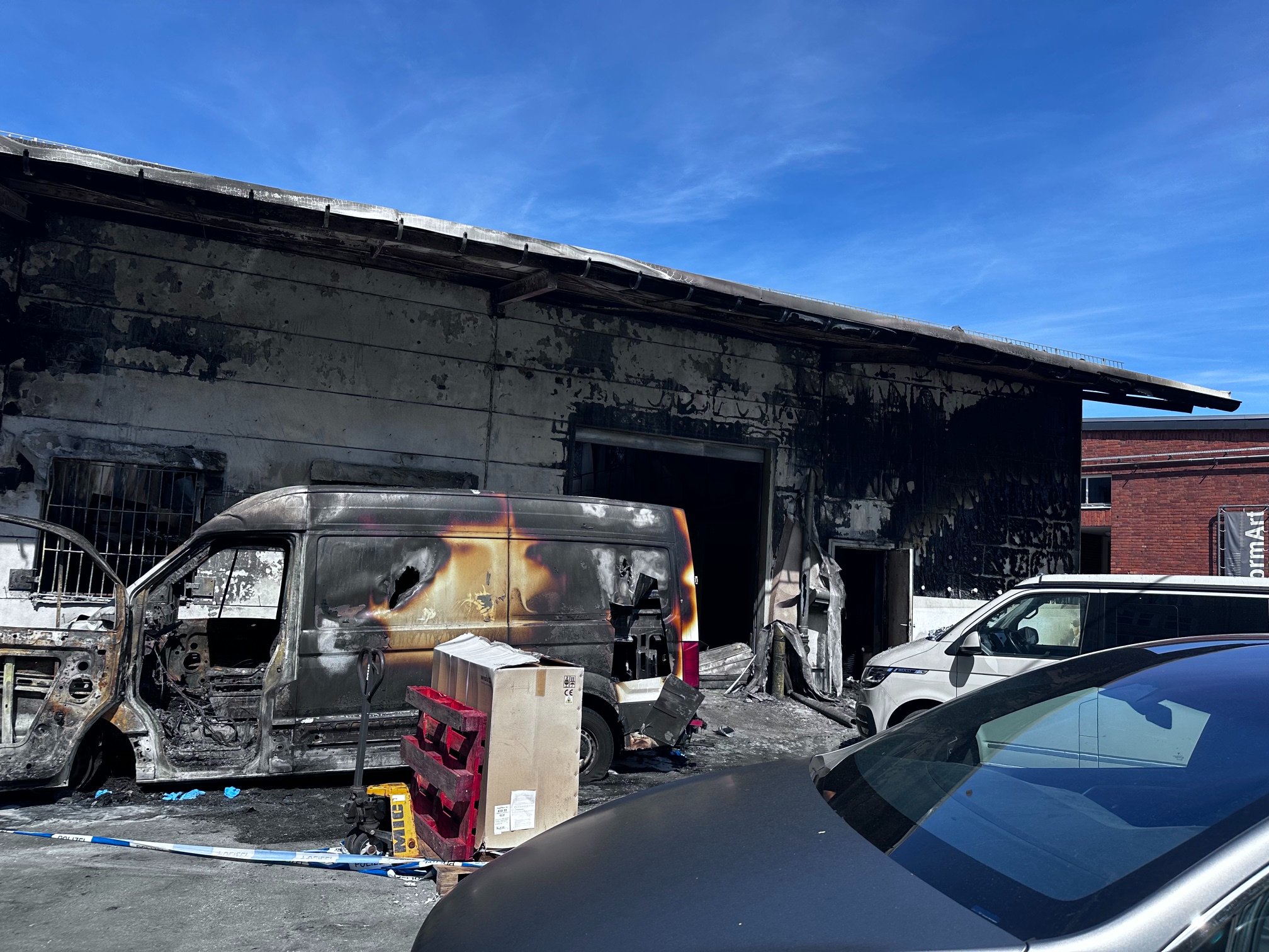 Nach dem Großbrand ist alles weg – helft uns beim Neustart campaign photo, 5 of 6