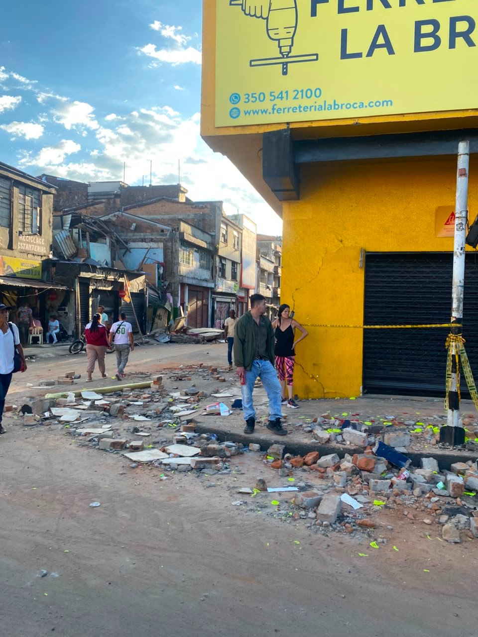 Medical student lost everything in Colombian earthquake campaign photo, 2 of 8