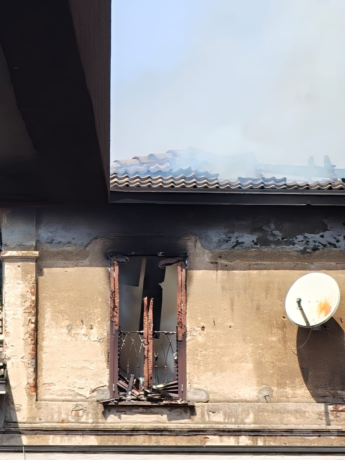 Quando il fuoco porta via tutto, resta la forza di riniziare campaign photo, 2 of 8
