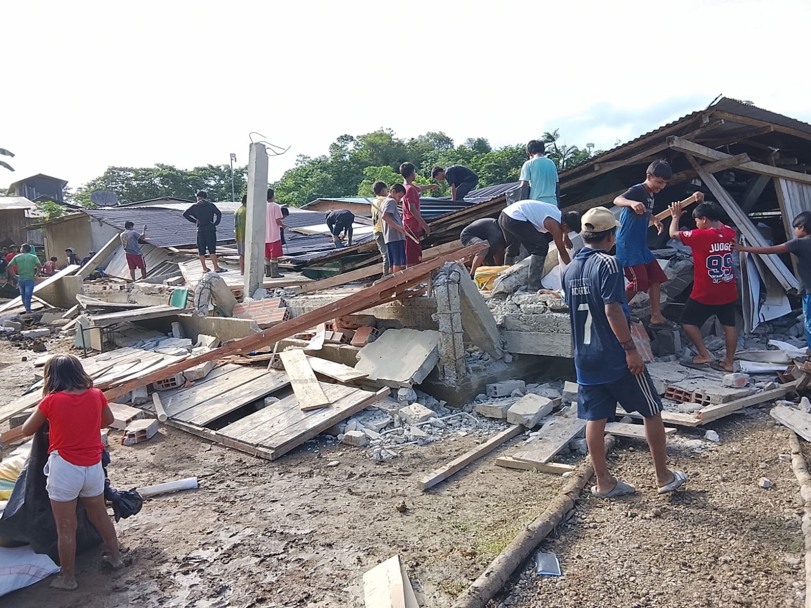 Roofs and clean water for two Wounaan communities in Chocó campaign photo, 7 of 8