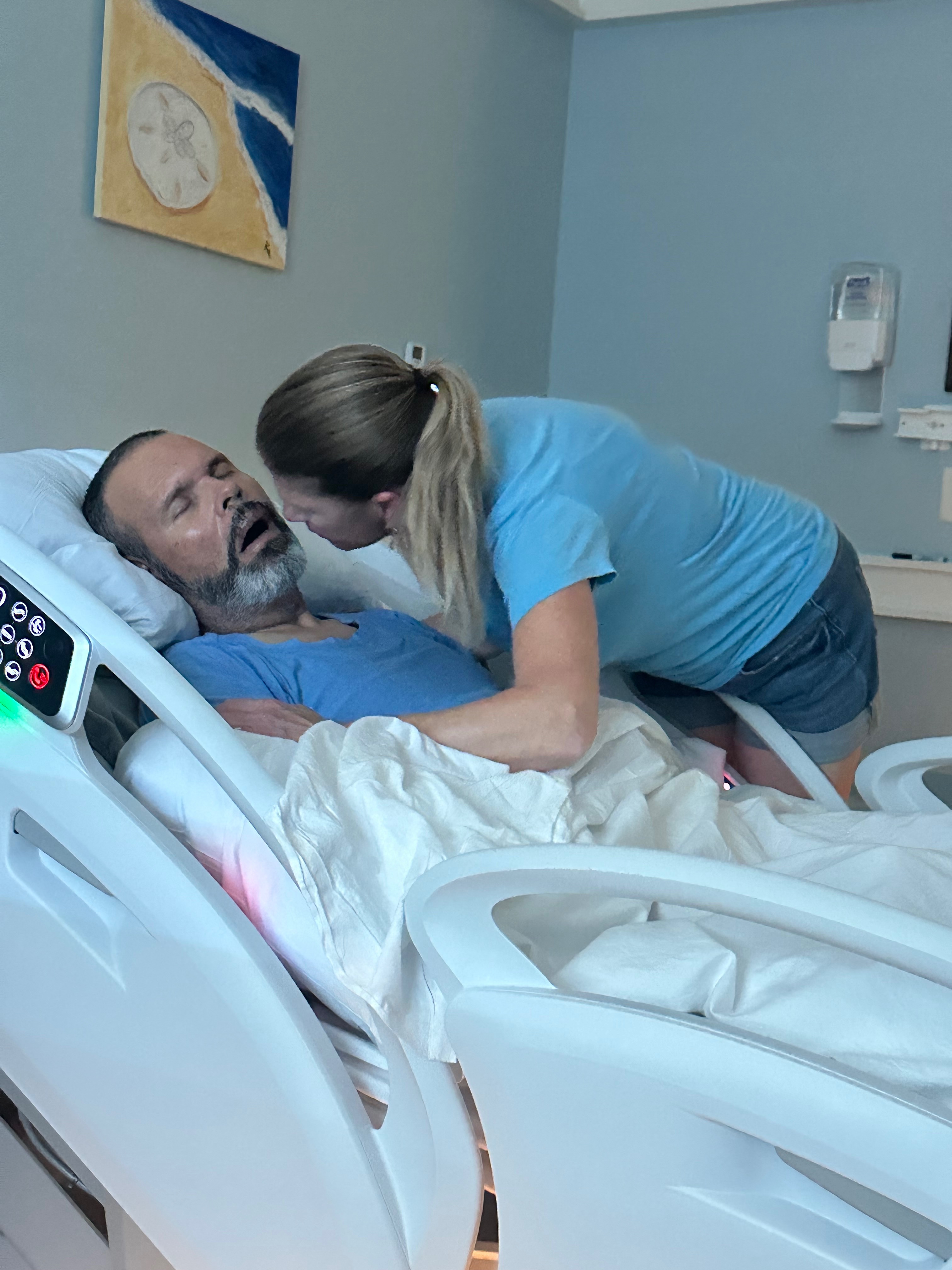 Helping Kelly Through This Heartbreaking Time campaign photo, 2 of 7