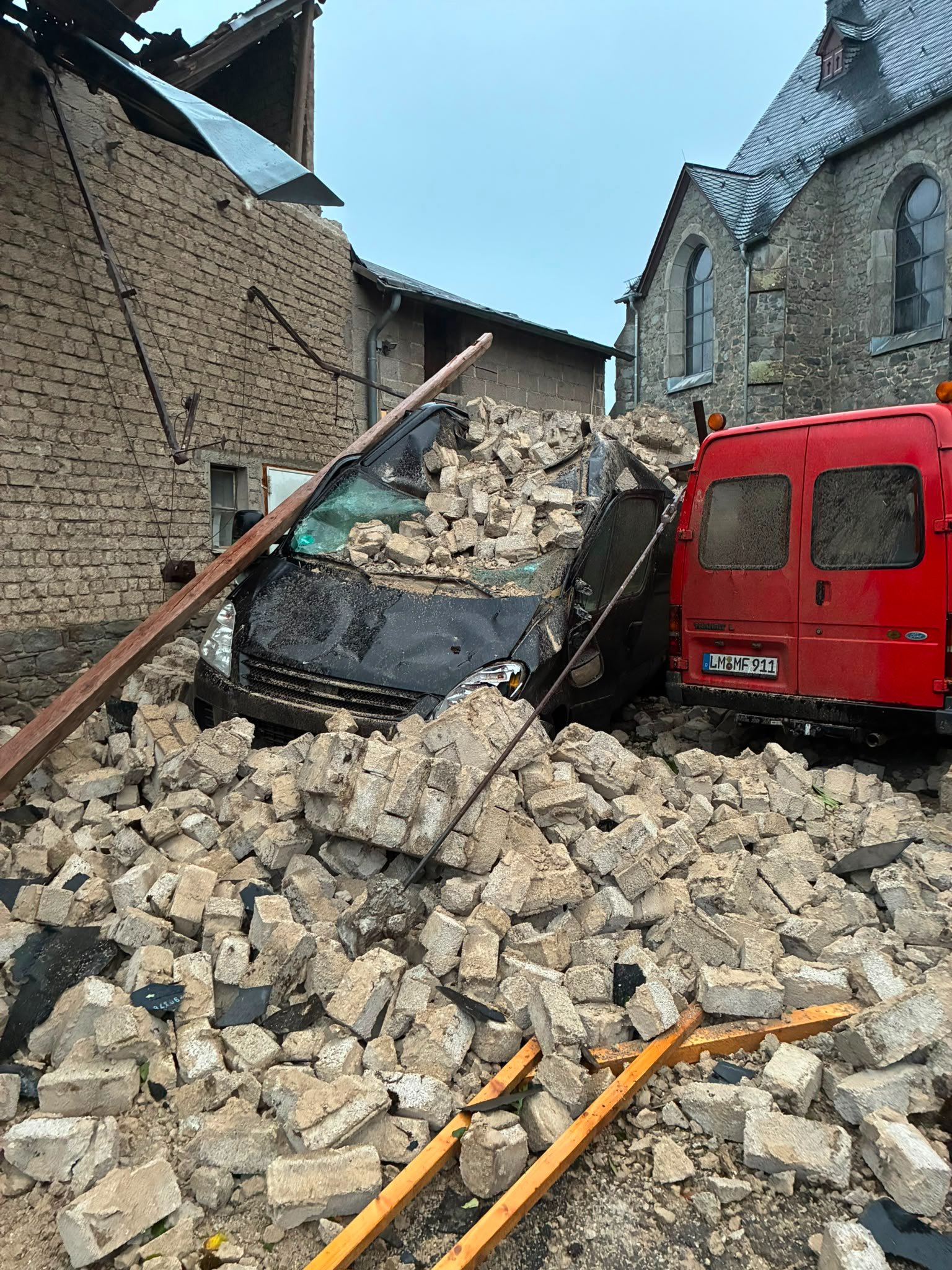 Mudfinger Band hat Transporter und Probenraum verloren campaign photo, 5 of 7