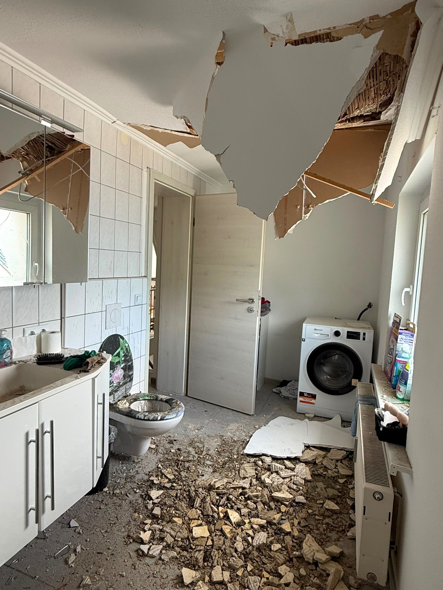 Hilfe, nach dem Tornado wir brauchen eure Unterstützung! campaign photo, 2 of 8