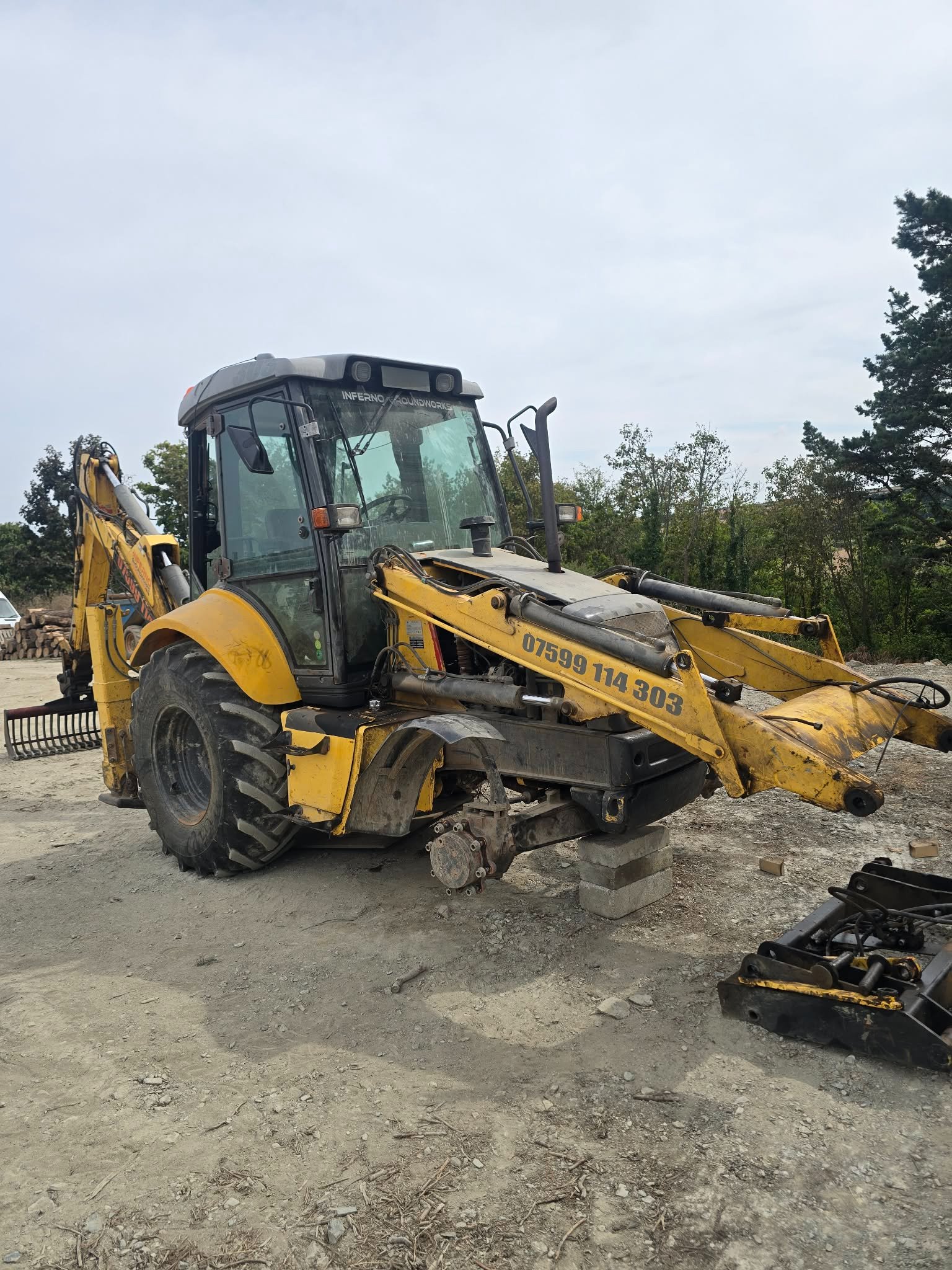 Danny's Digger campaign photo, 4 of 5