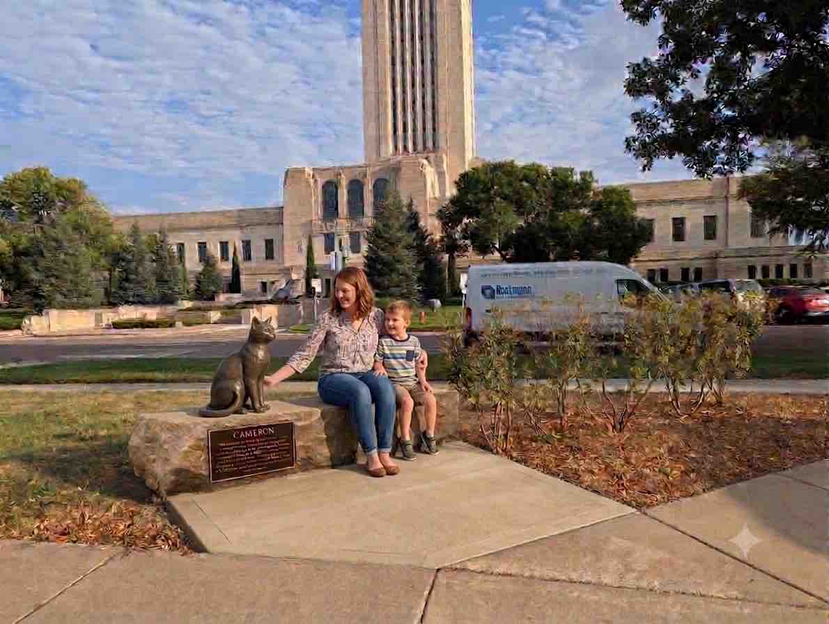 Foto de la recaudación de fondos Cameron The Capitol Cat Statue, 2 de 4