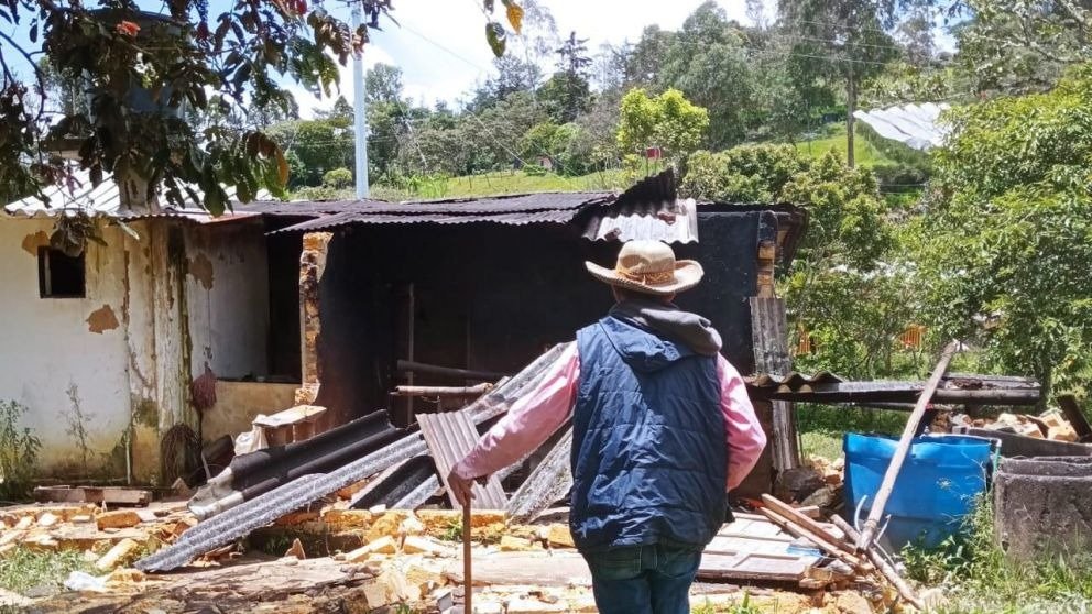 Help 10 Colombian Families Rebuild After the Earthquake campaign photo, 7 of 8