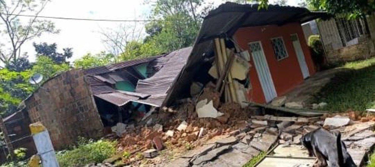 Help 10 Colombian Families Rebuild After the Earthquake campaign photo, 2 of 8