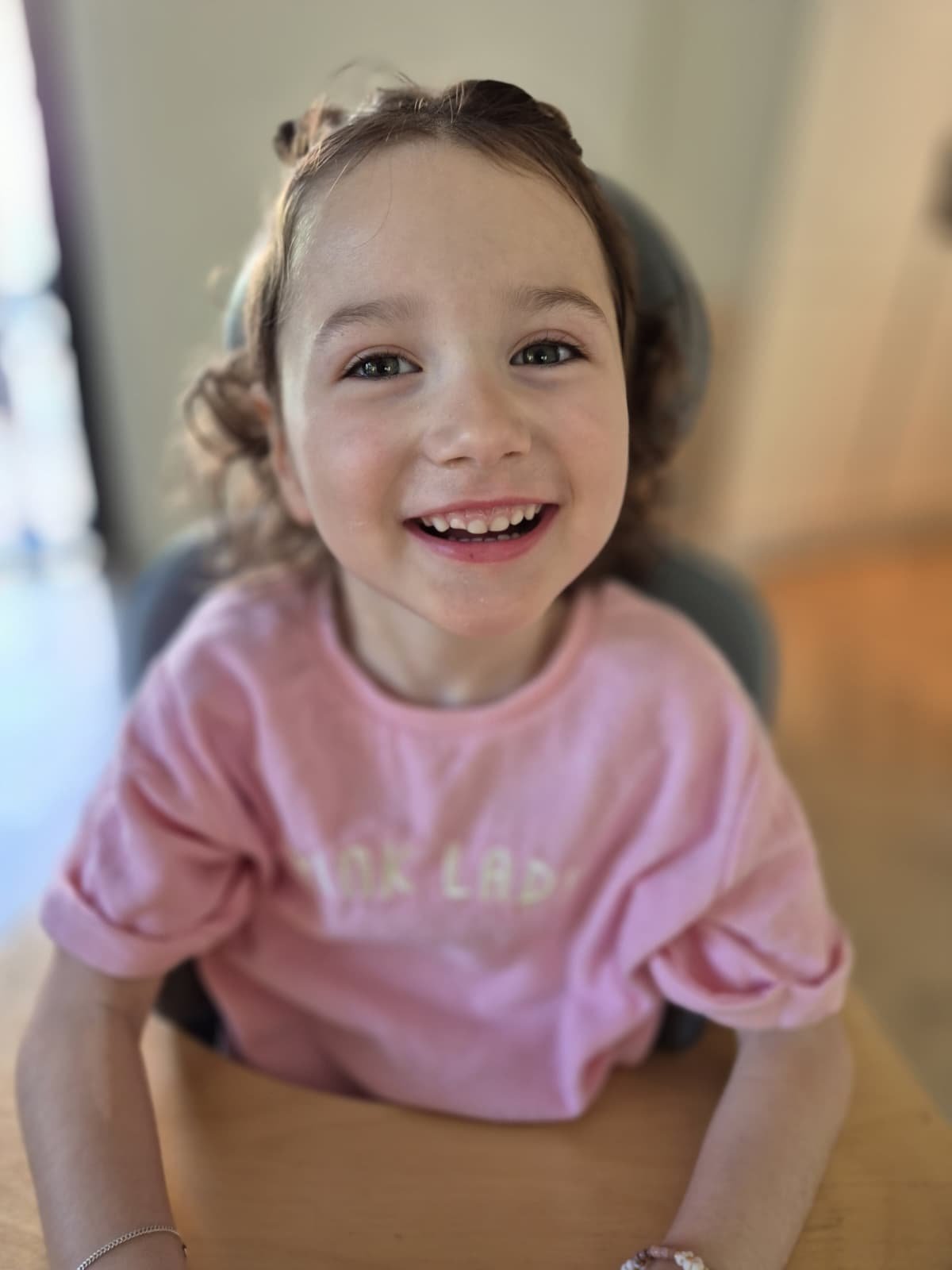 Help Milou (5) aan een rolstoelbus ❤️ campaign photo, 6 of 7