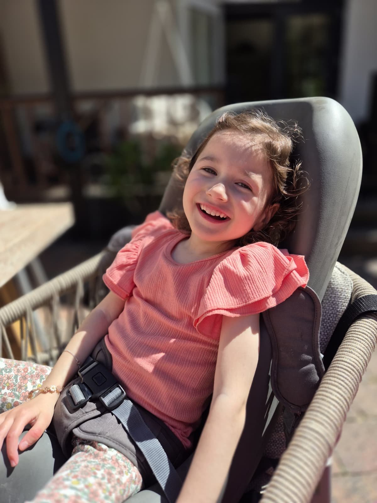 Help Milou (5) aan een rolstoelbus ❤️ campaign photo, 2 of 7