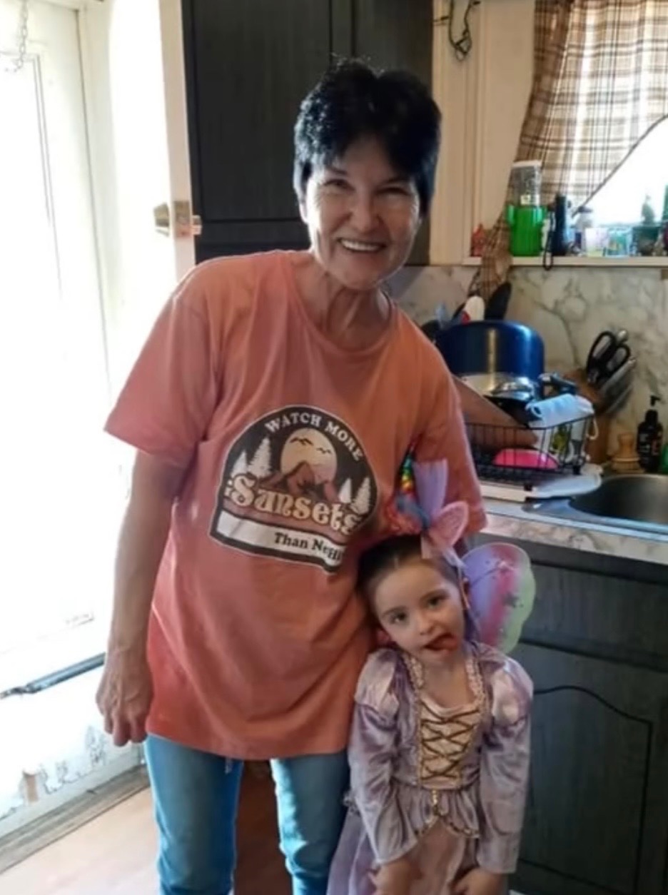 Help Debbie’s Daughter Honor Her Memory campaign photo, 5 of 7