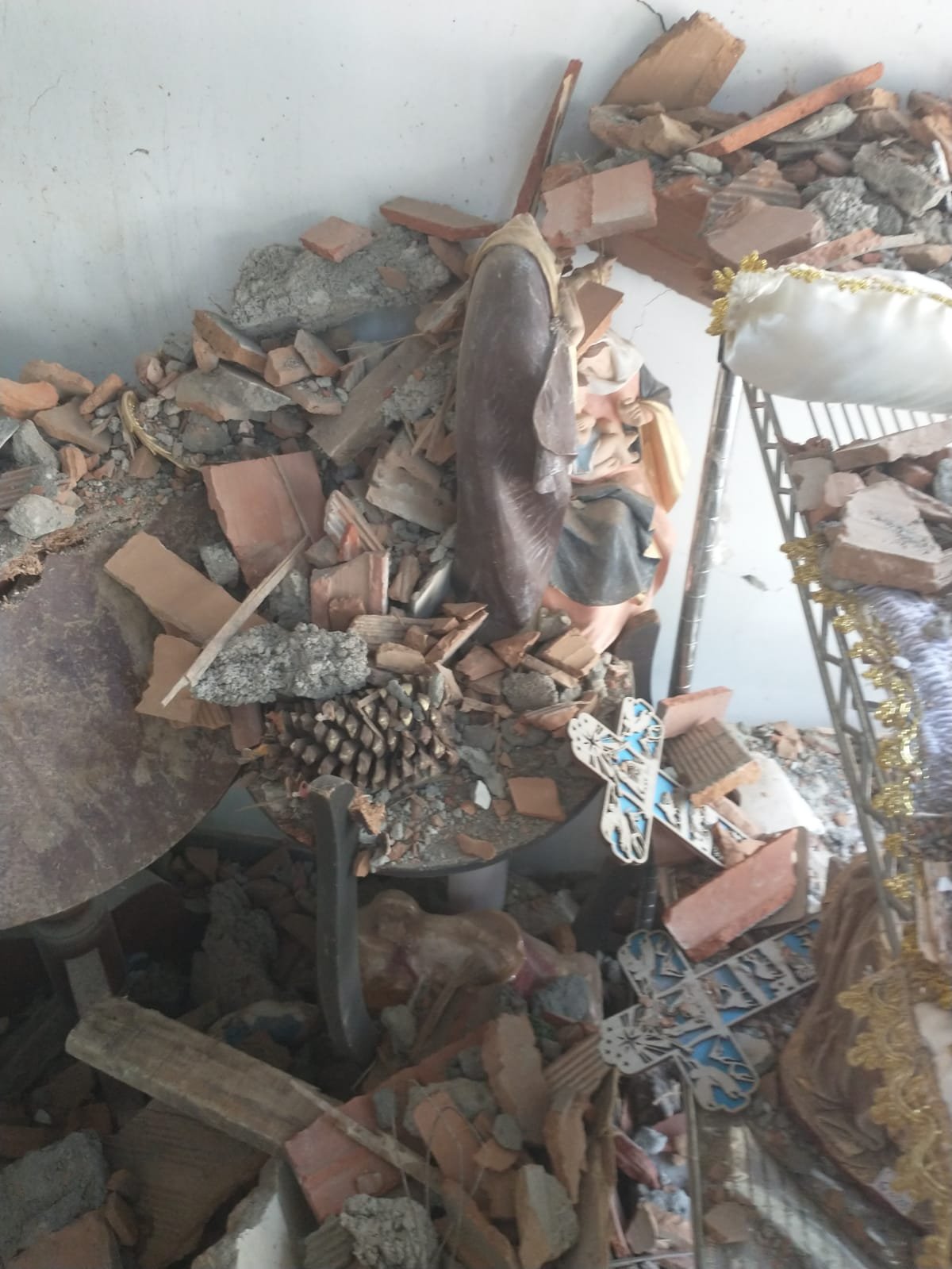 Esperanza tras el sismo: Reconstruyamos el hogar familiar campaign photo, 4 of 8