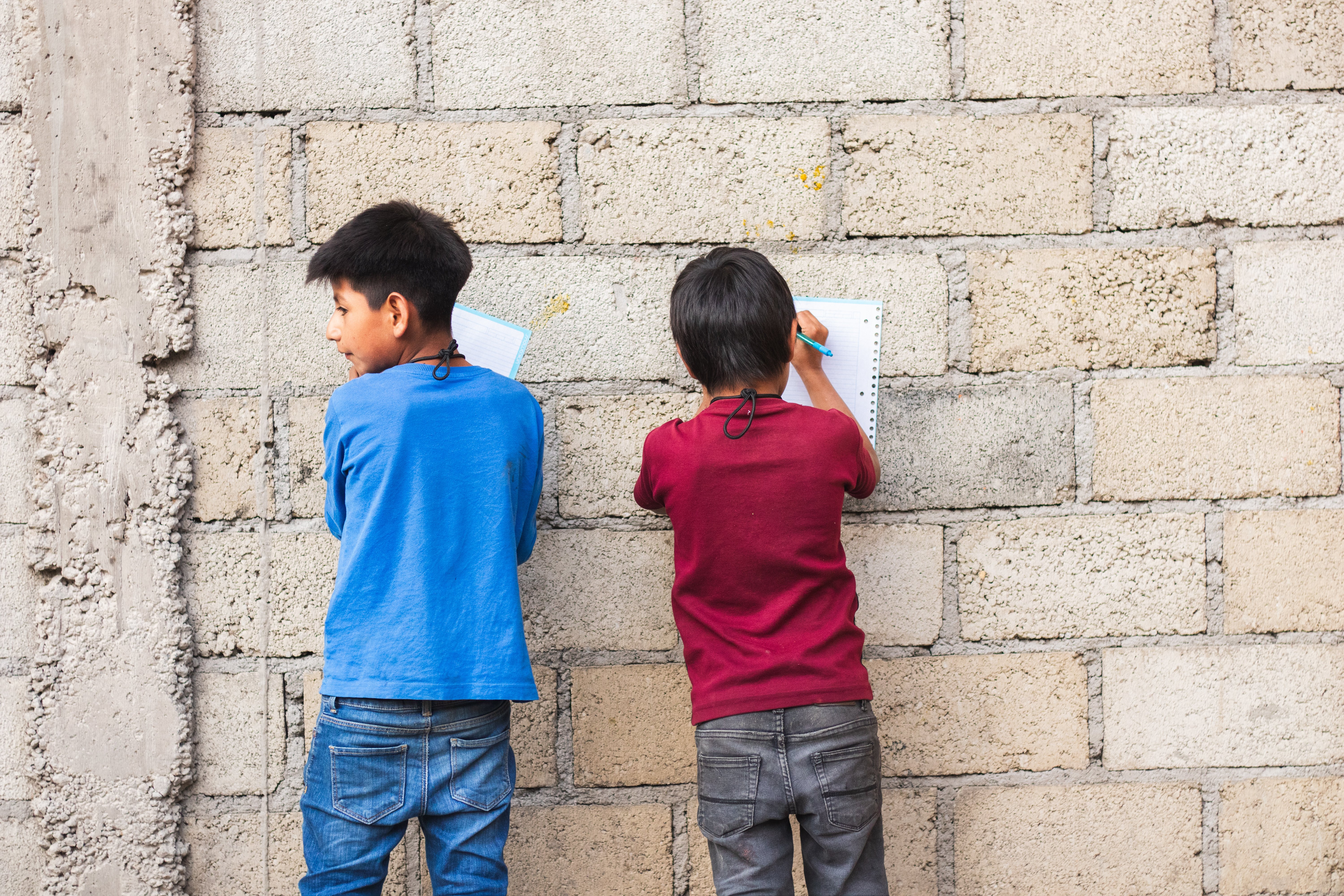 Educación para niños que trabajan en la calle CAIE CON CAUSA campaign photo, 2 of 8