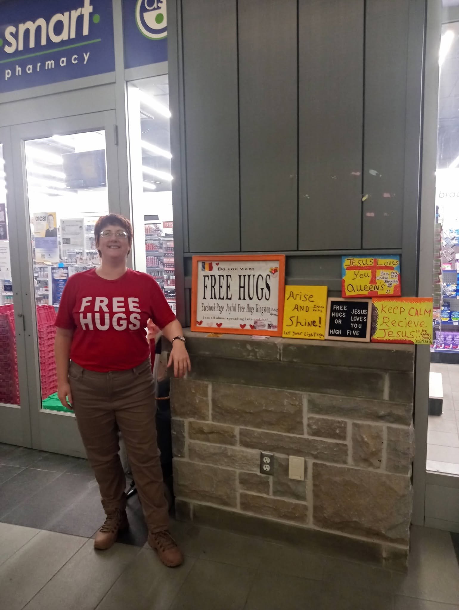 FREE HUGS TRAVELLER campaign photo, 4 of 8