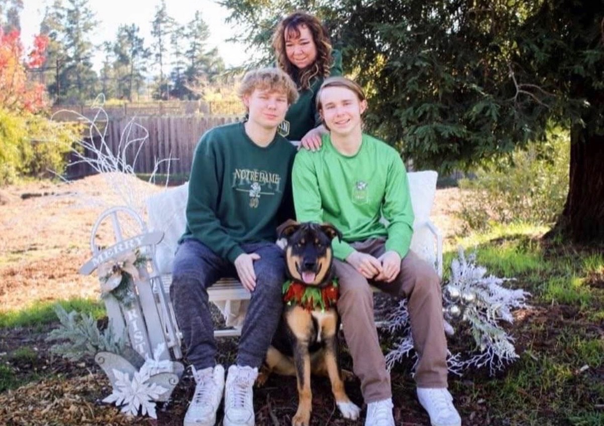 Support Emmett and Shane Murphy campaign photo, 4 of 8