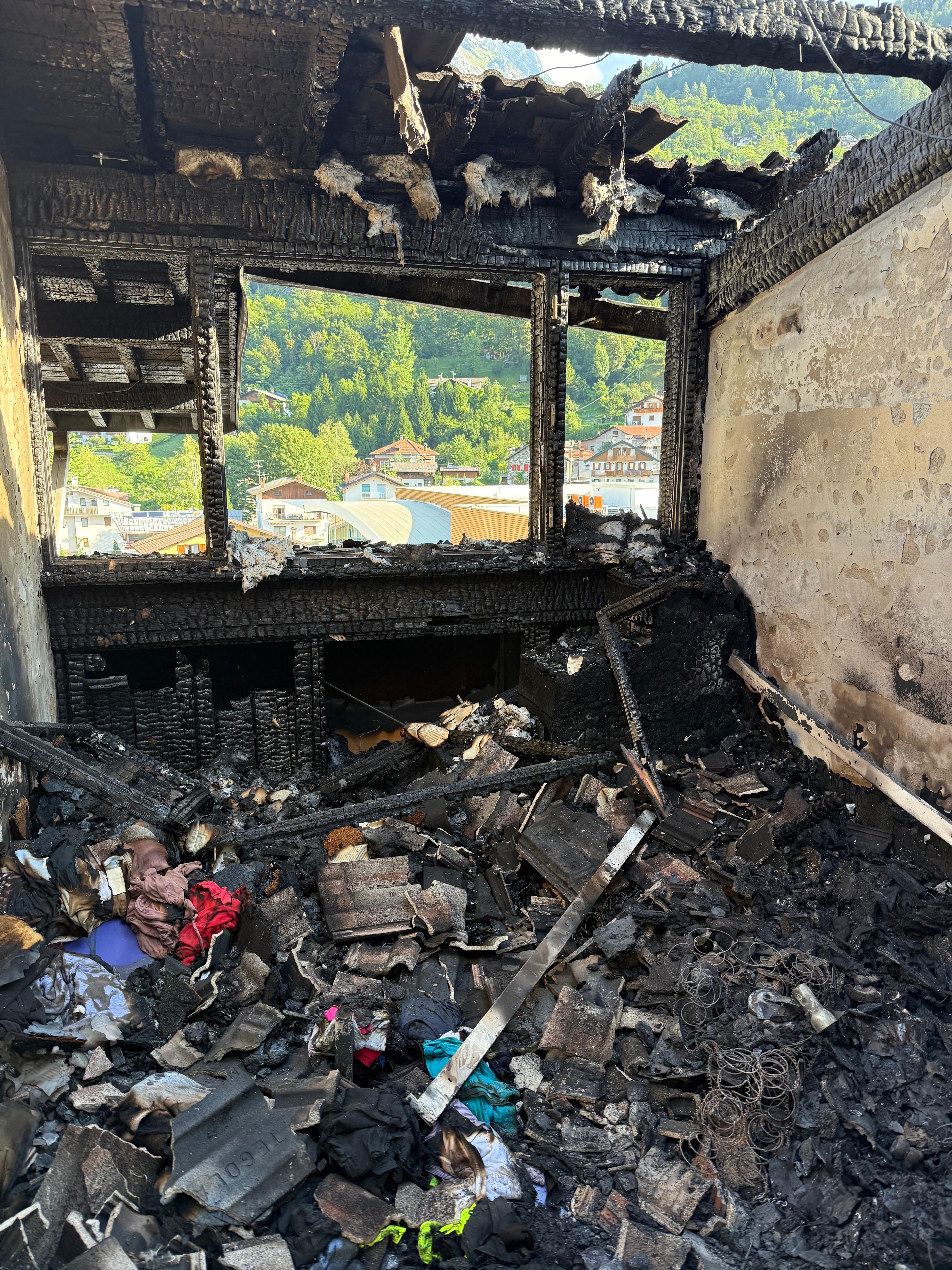 Agordo - Aiutiamo una famiglia a ricominciare campaign photo, 2 of 6