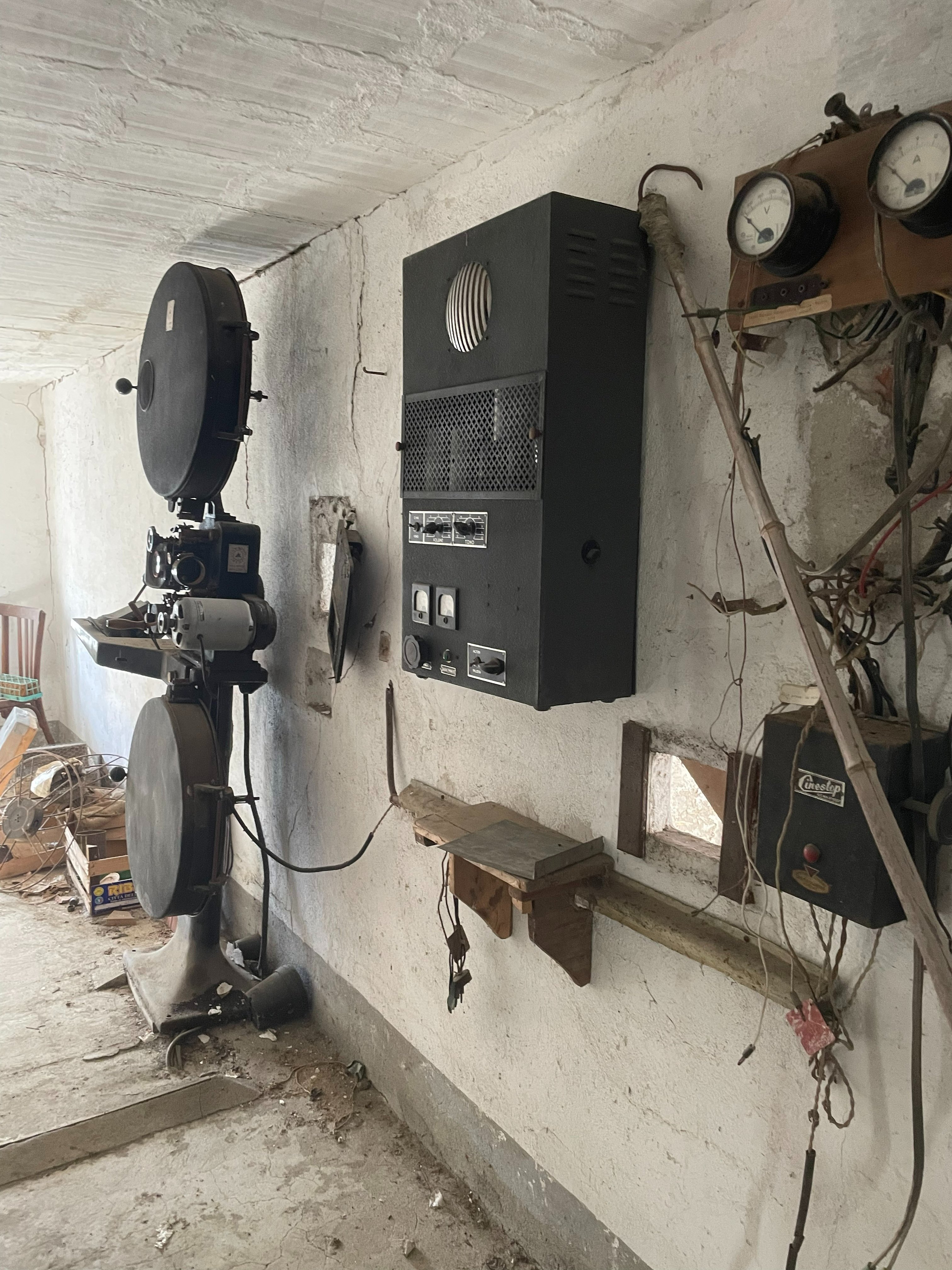 RISTRUTTURAZIONE TETTO EX CINEMA CAMAGGIORE - CONIALE campaign photo, 4 of 5