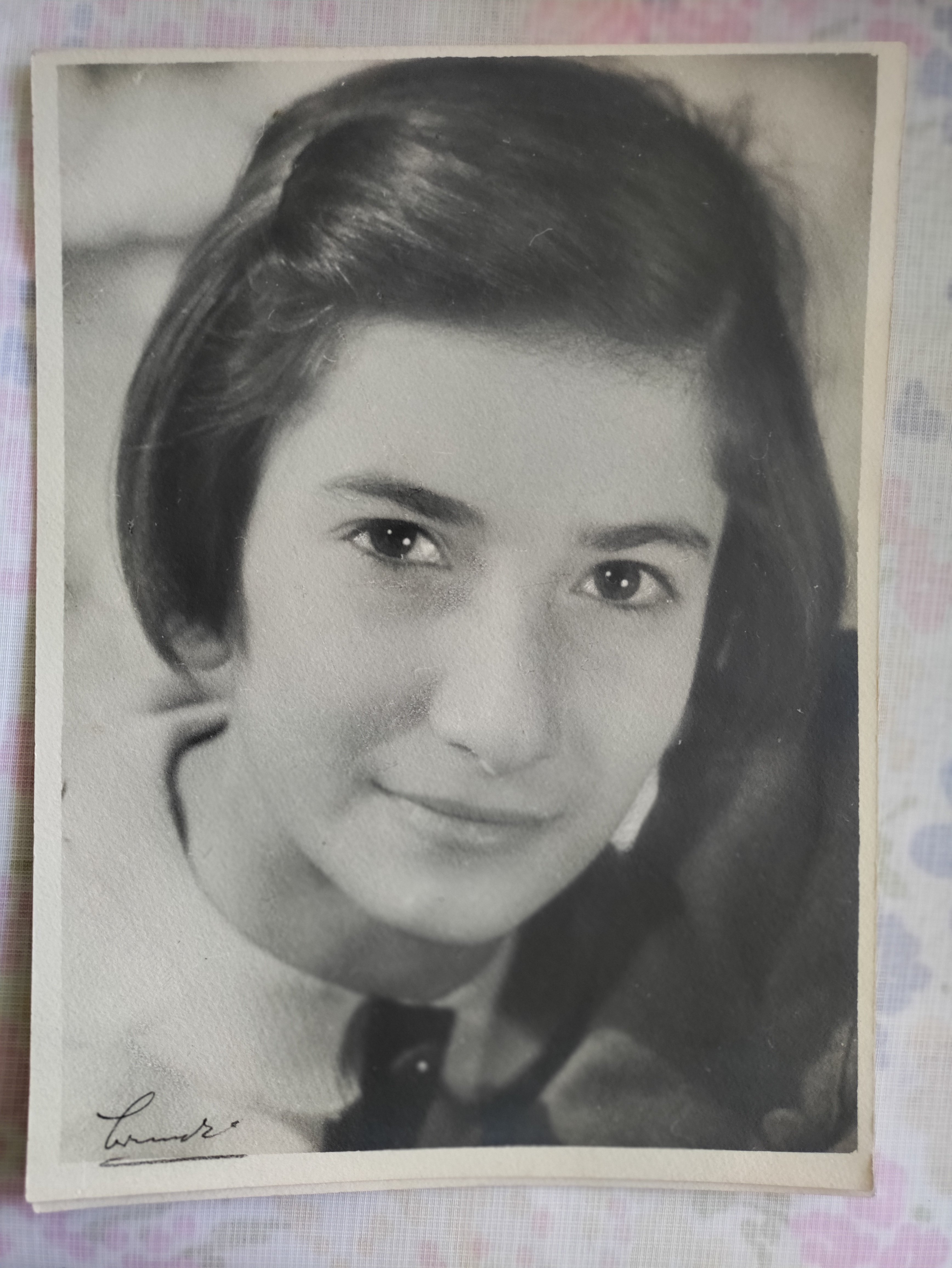 Un livre pour ne jamais oublier, et pour construire l'avenir campaign photo, 4 of 8