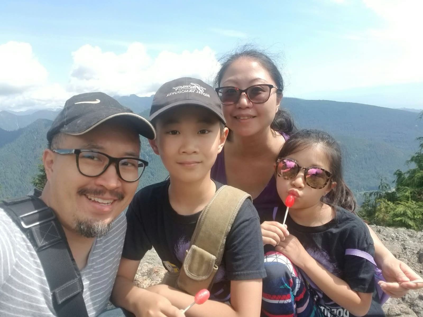 Support Hui Guo and her family during this difficult time campaign photo, 2 of 8