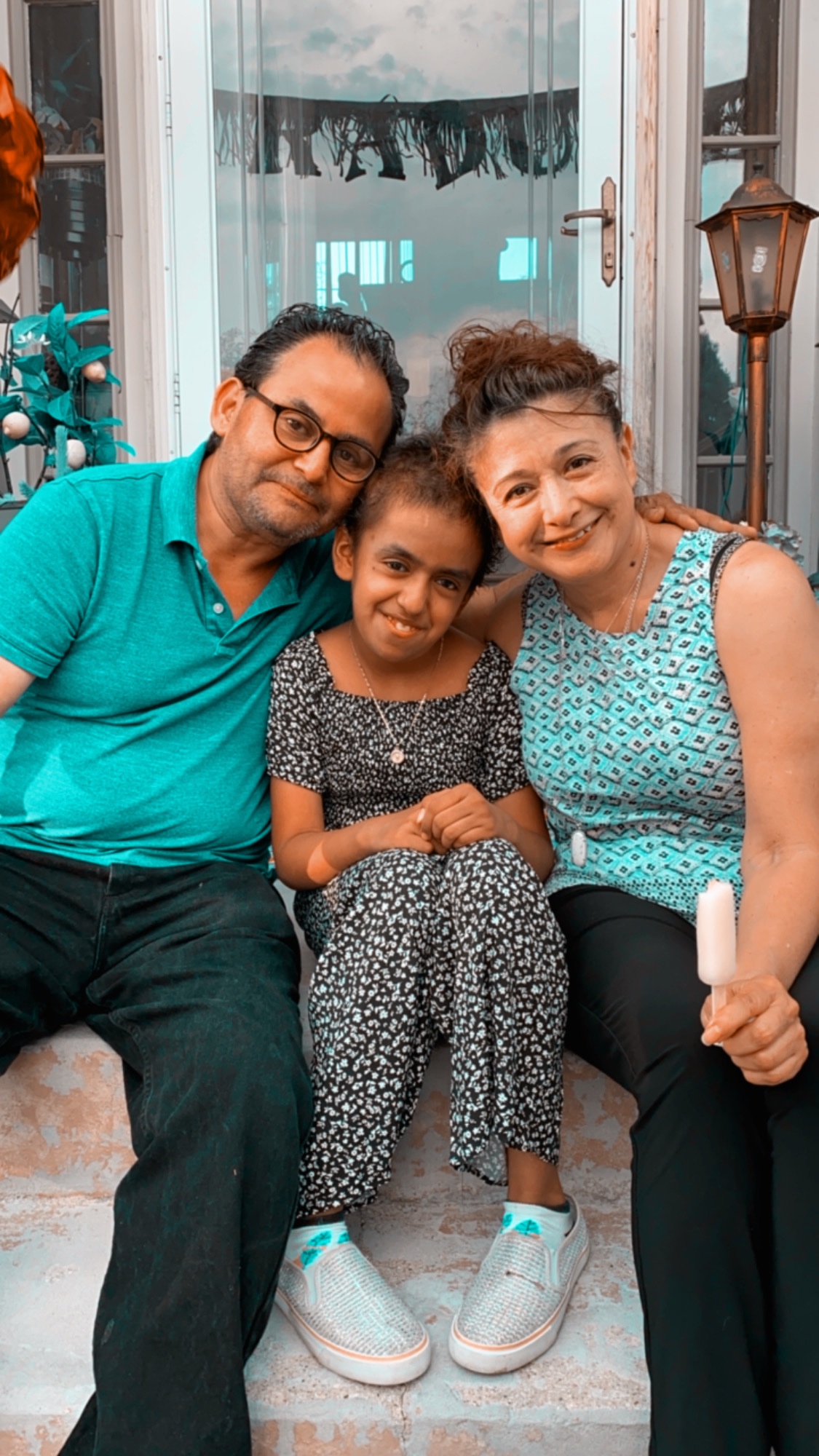 monique avila Support Monique’s Mother and Family gofundme donation
