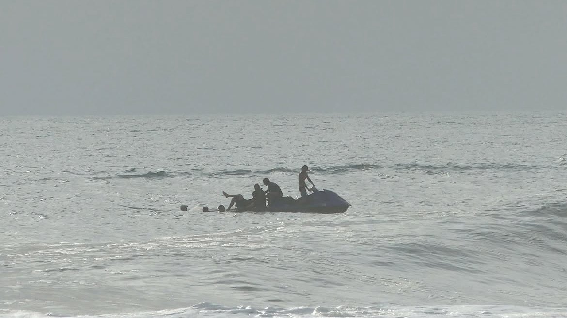 Help Rolando Cover Medical Costs After Surfing Injury campaign photo, 6 of 7