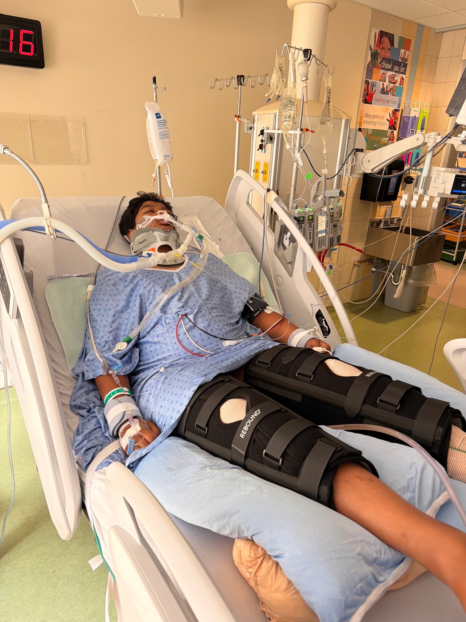 Aid for Masud and Marif's Medical and Living Costs campaign photo, 7 of 8