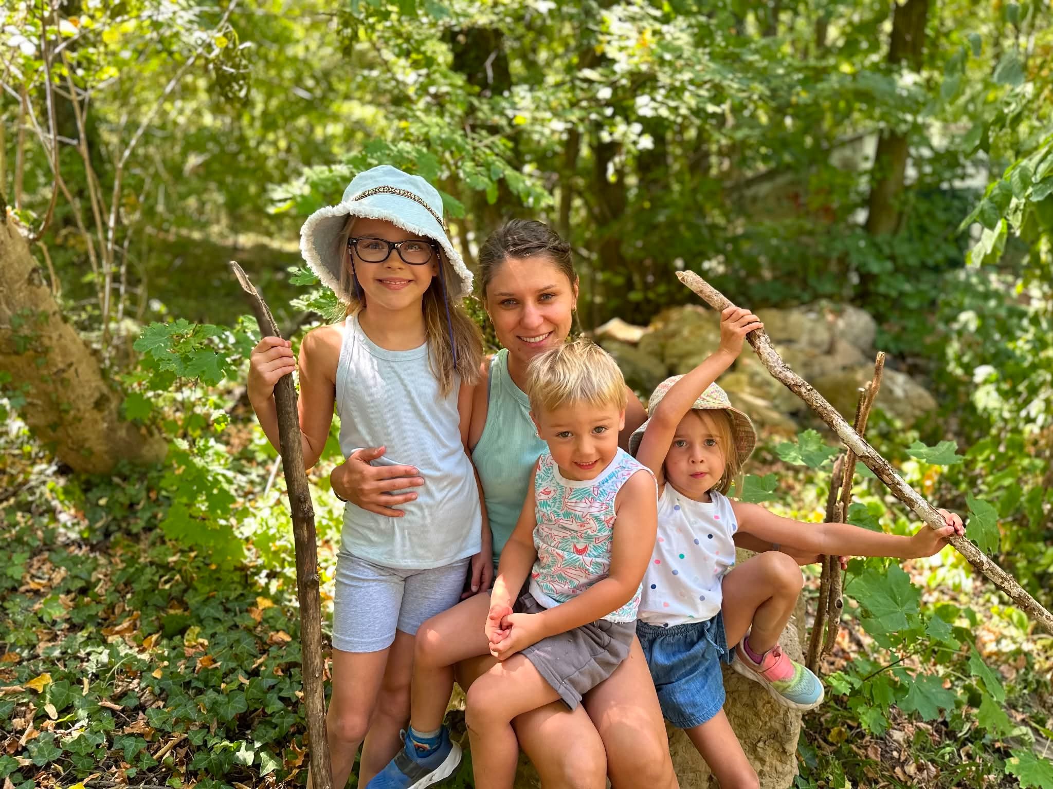 Abby Lukacs  Support Emmy and Her Children After the Loss of Isti gofundme donation