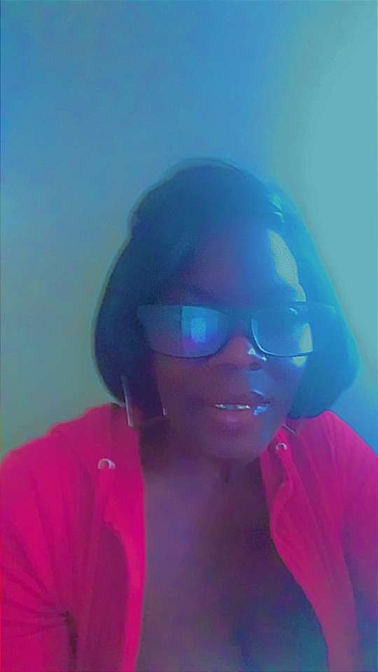 Brittany Barnes  Help Me Lay My Mother Vartricia to Rest gofundme donation