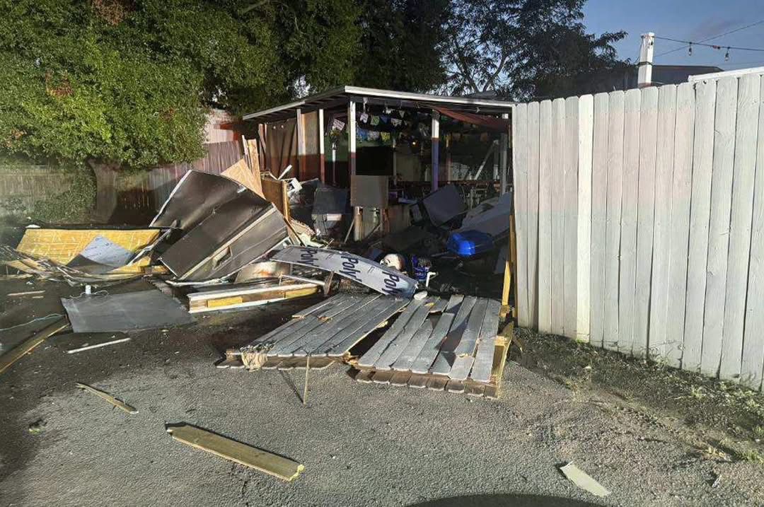 Support JD’s kitchen after a massive explosion campaign photo, 4 of 8