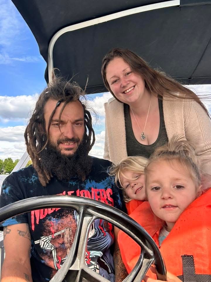Melissa Crow Support for Trish and Her Two Daughters gofundme donation