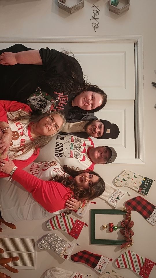 Alicia Mitchell  Help Us Lay My Mom to Rest gofundme donation