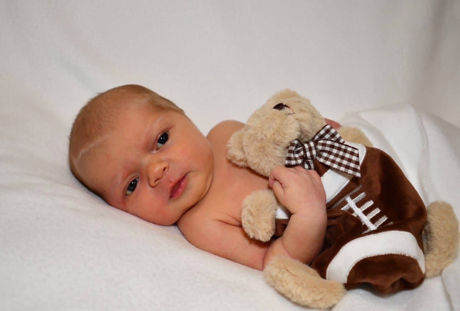 Sam Bailey Honoring the life of baby Waylon Reed Alexander gofundme donation