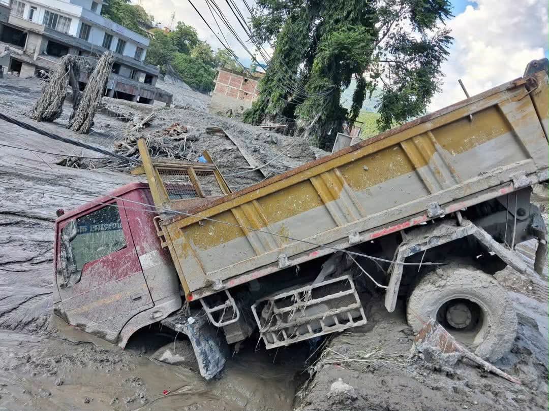 Feed and rebuild after Nepal’s devastating floods campaign photo, 6 of 7