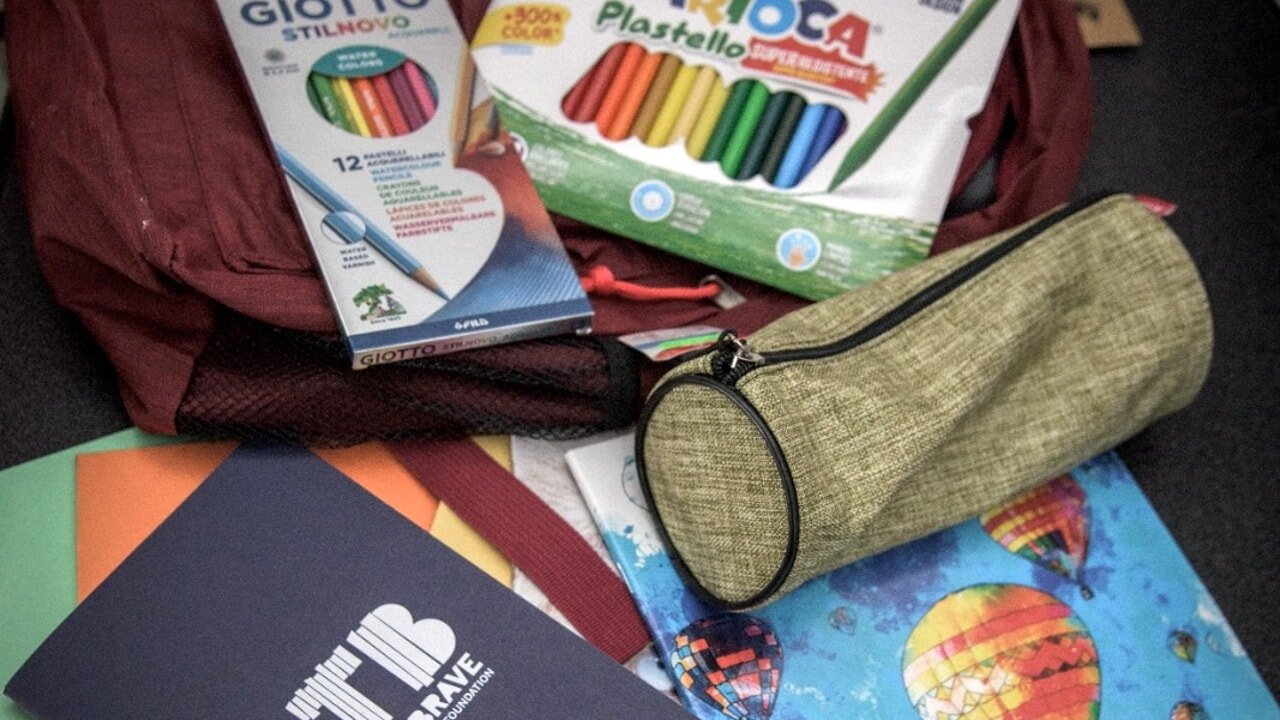 Kit scuola per i bambini degli Empori della Solidarietà campaign photo, 2 of 4