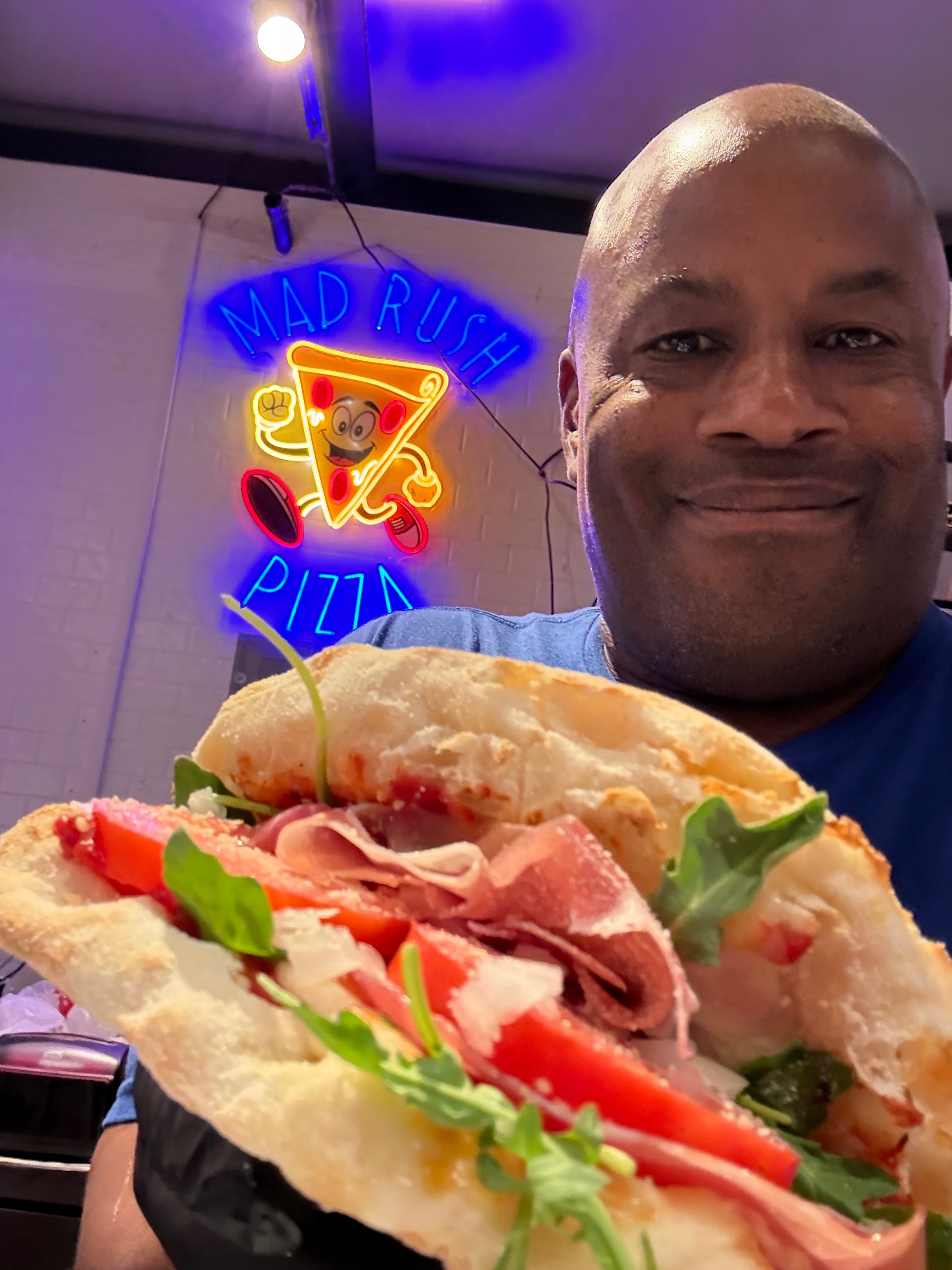 Photo de la campagne Help Save Mad Rush Pizza, 4 sur 8