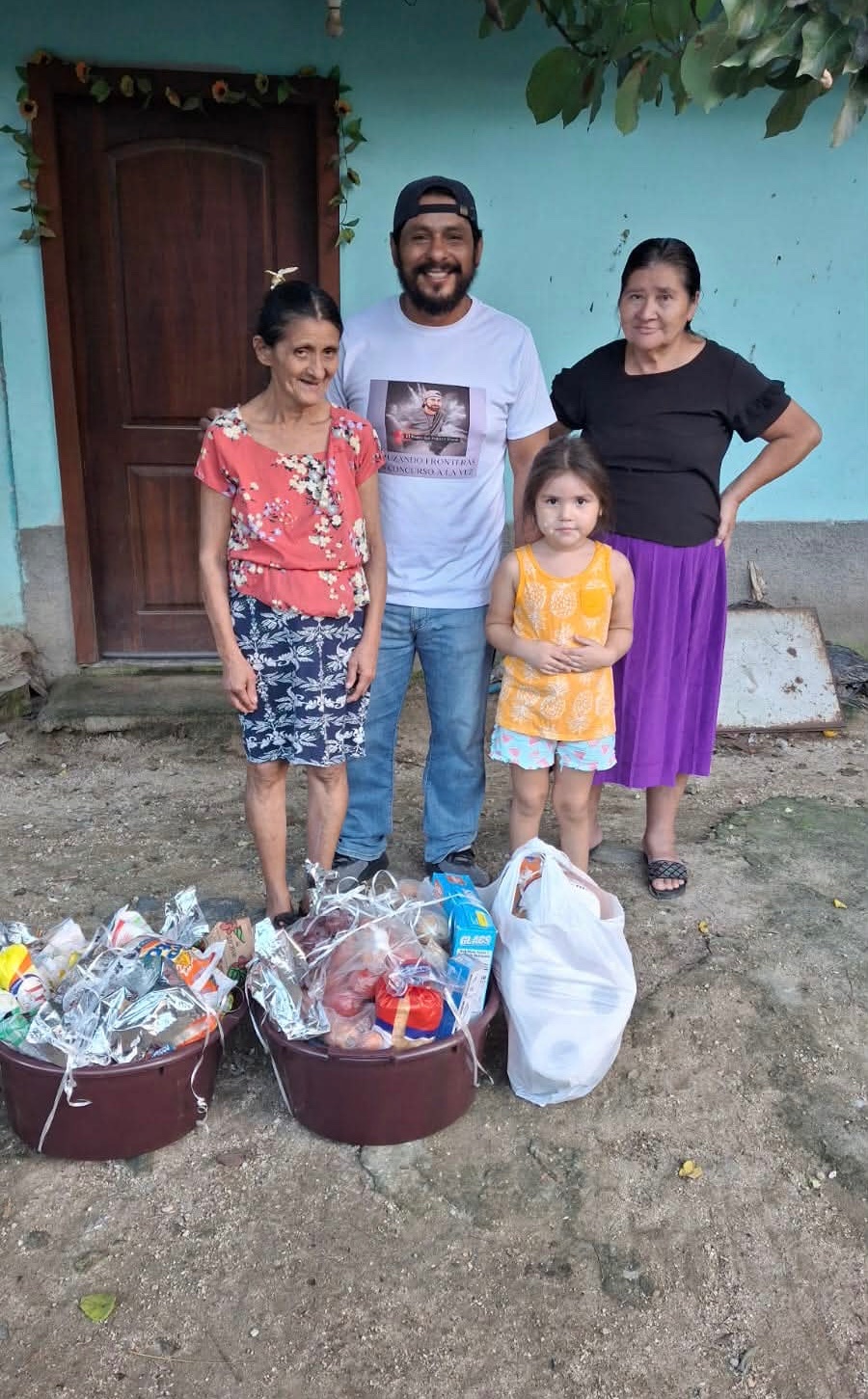 AYUDAS NAVIDEÑAS 2026 campaign photo, 4 of 8