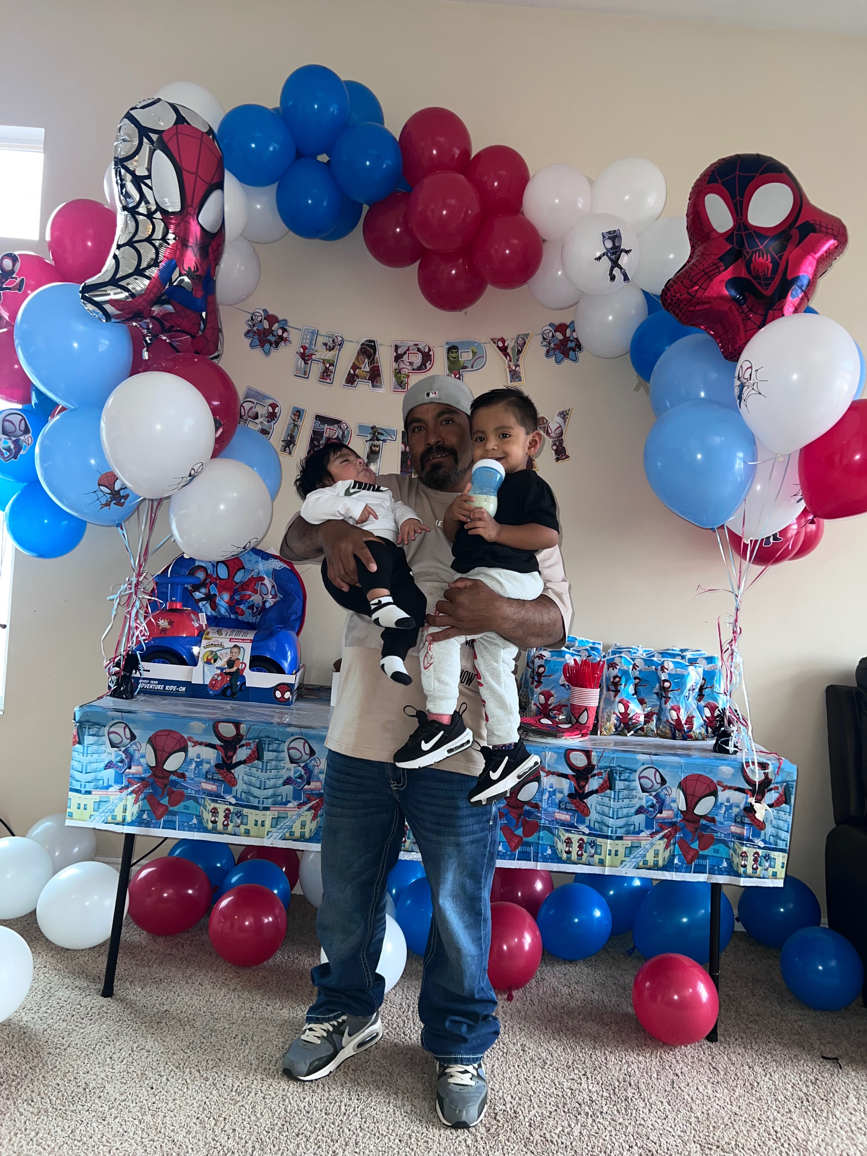 Bring Octavio Home to His Family, Devuelvan a Octavio campaign photo, 4 of 7