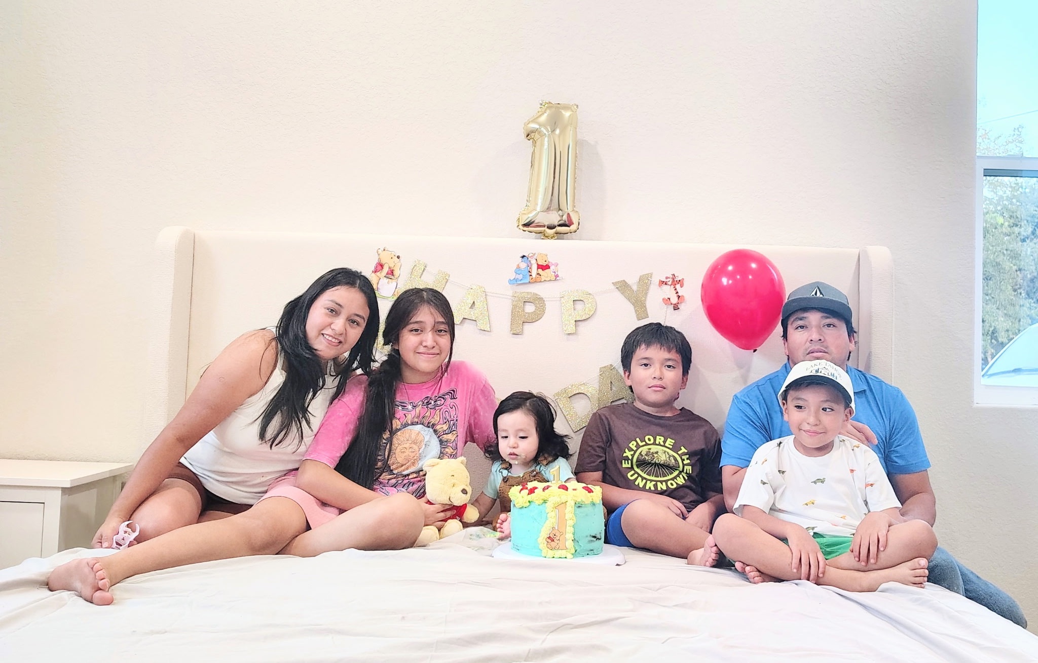 Help Gilberto and his family reunite campaign photo, 2 of 6