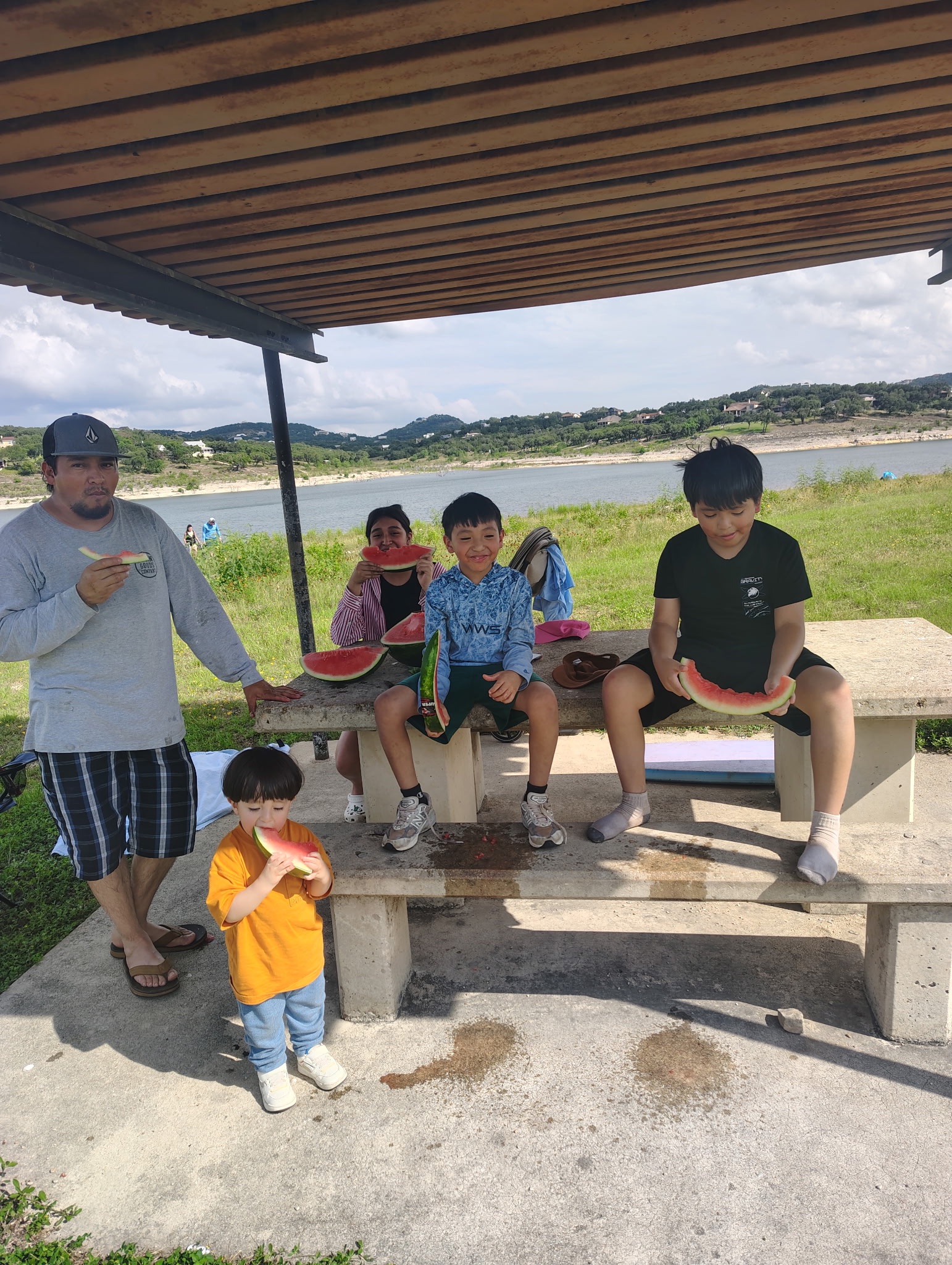 Help Gilberto and his family reunite campaign photo, 4 of 6