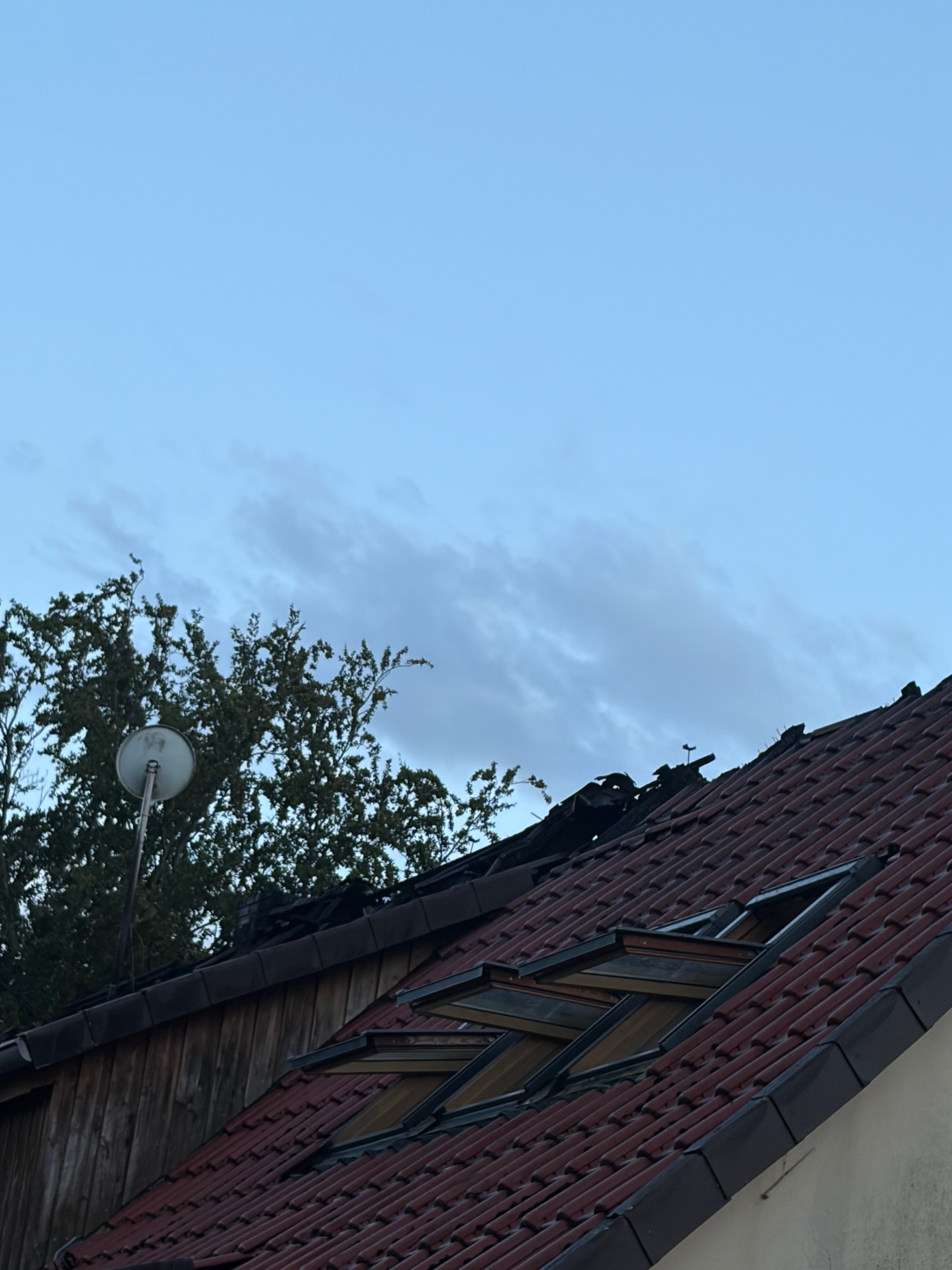 Wohnhaus nach Brand komplett zerstört campaign photo, 4 of 5