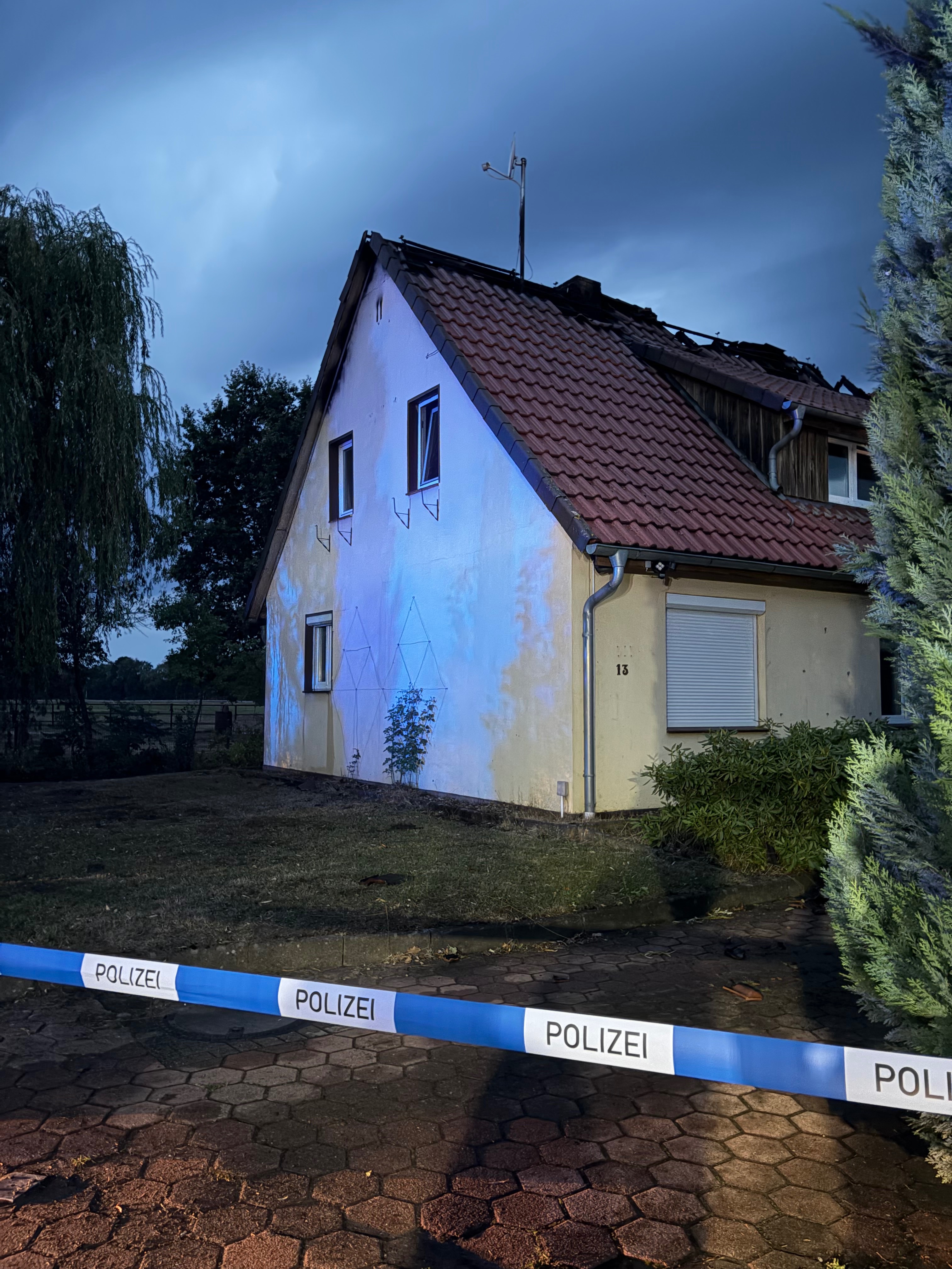 Wohnhaus nach Brand komplett zerstört campaign photo, 2 of 5