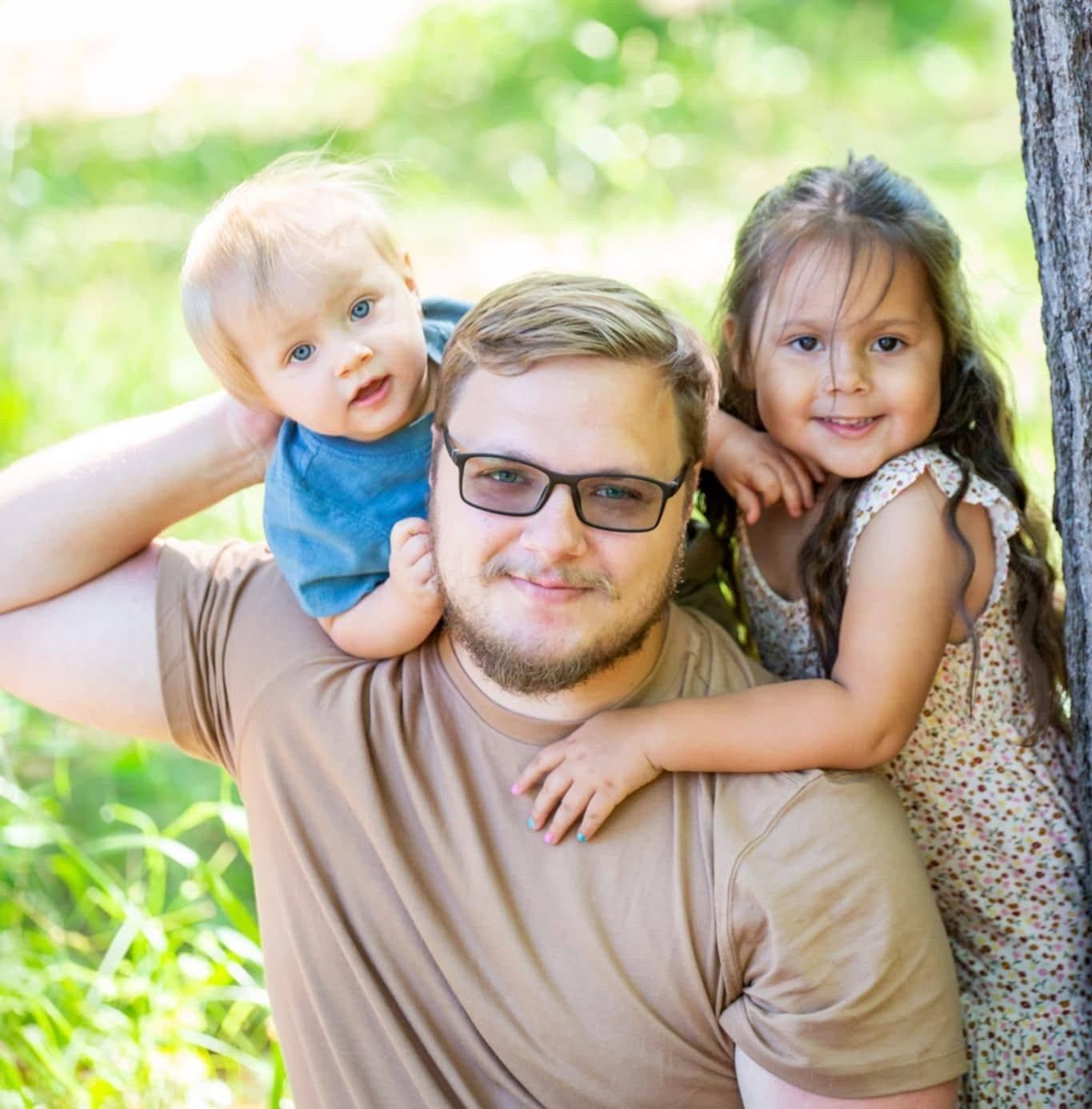 Support Sam Wood's Wife and Children campaign photo, 2 of 8