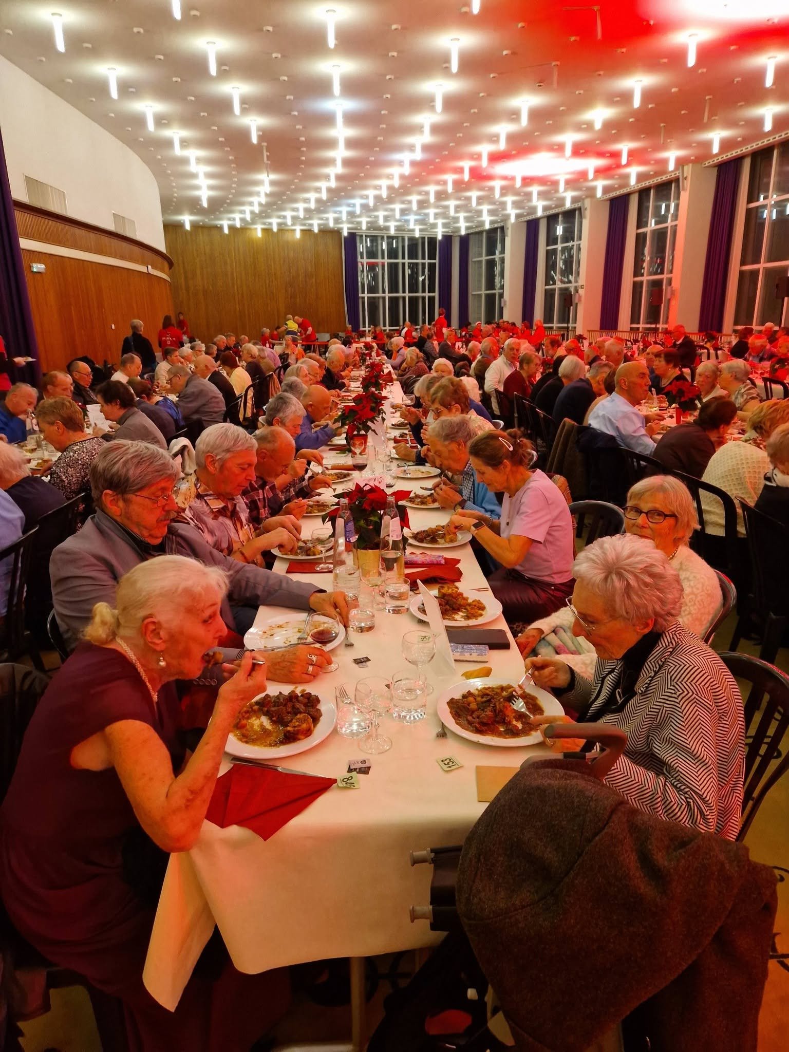 Kerstdiner voor alleenstaanden Oostende 24 december 2026 campaign photo, 2 of 5